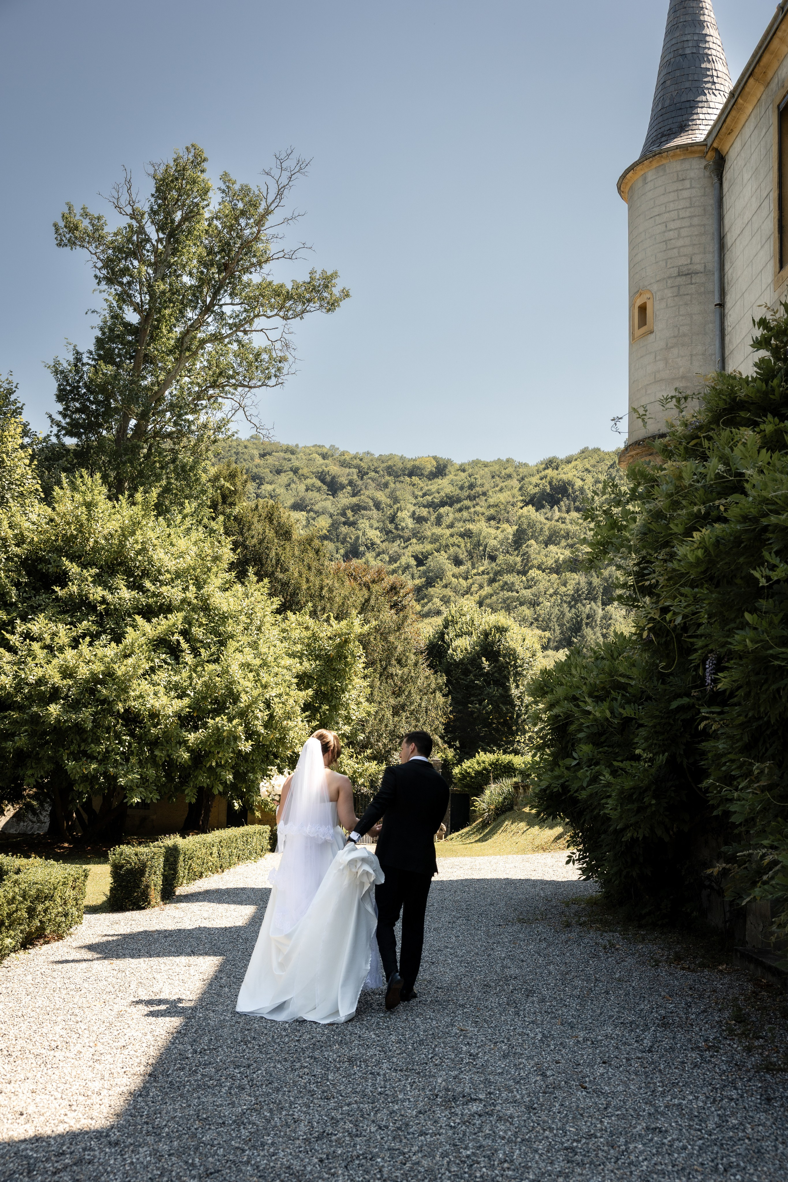 Château Elopement in Occitanie — Château Bagen | Southwest France. Eugénie Smirnova — Wedding & Elopement Photographer in Southwest France