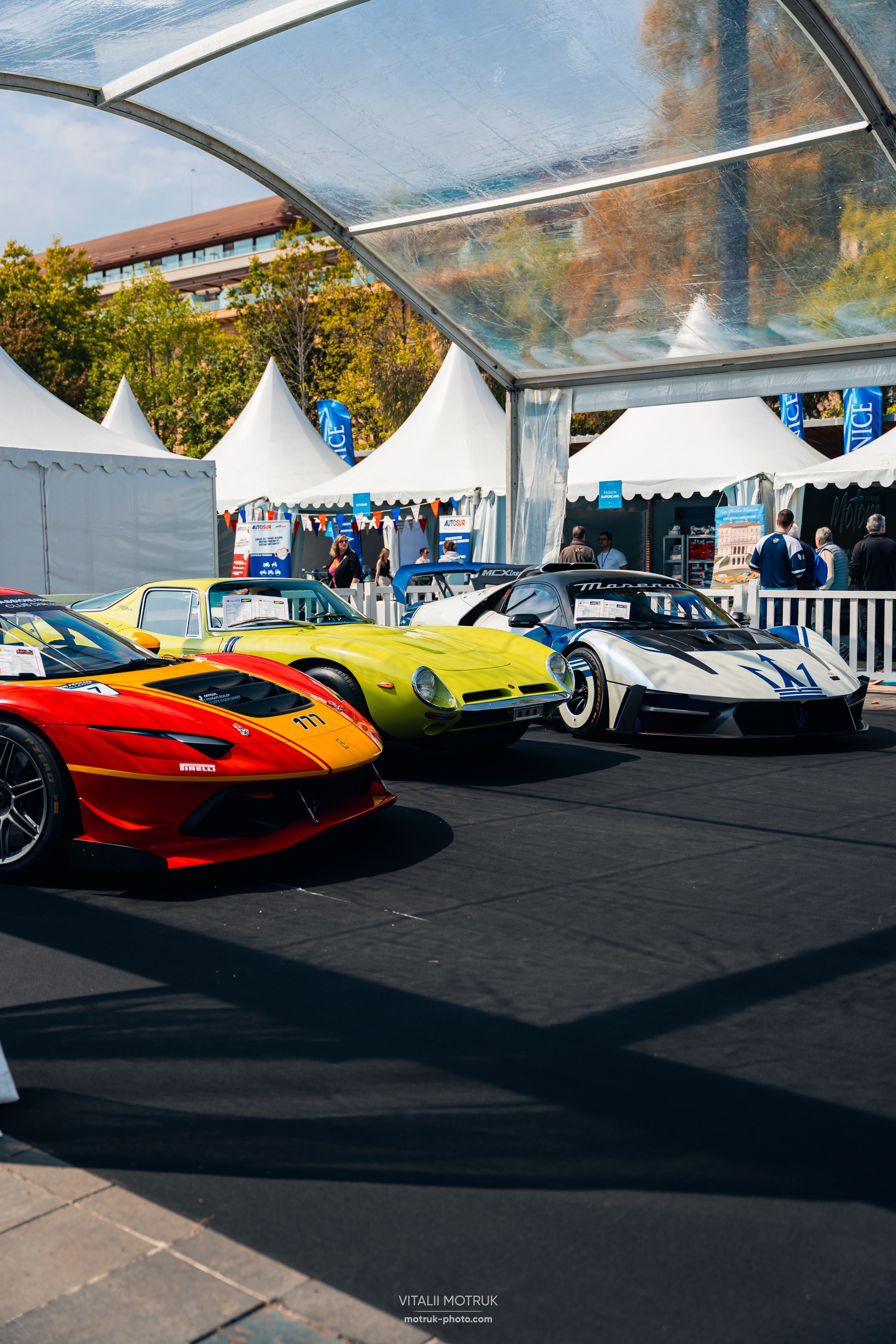 Legends de Nice. Photographe de voitures à Paris — Vitalii Motruk