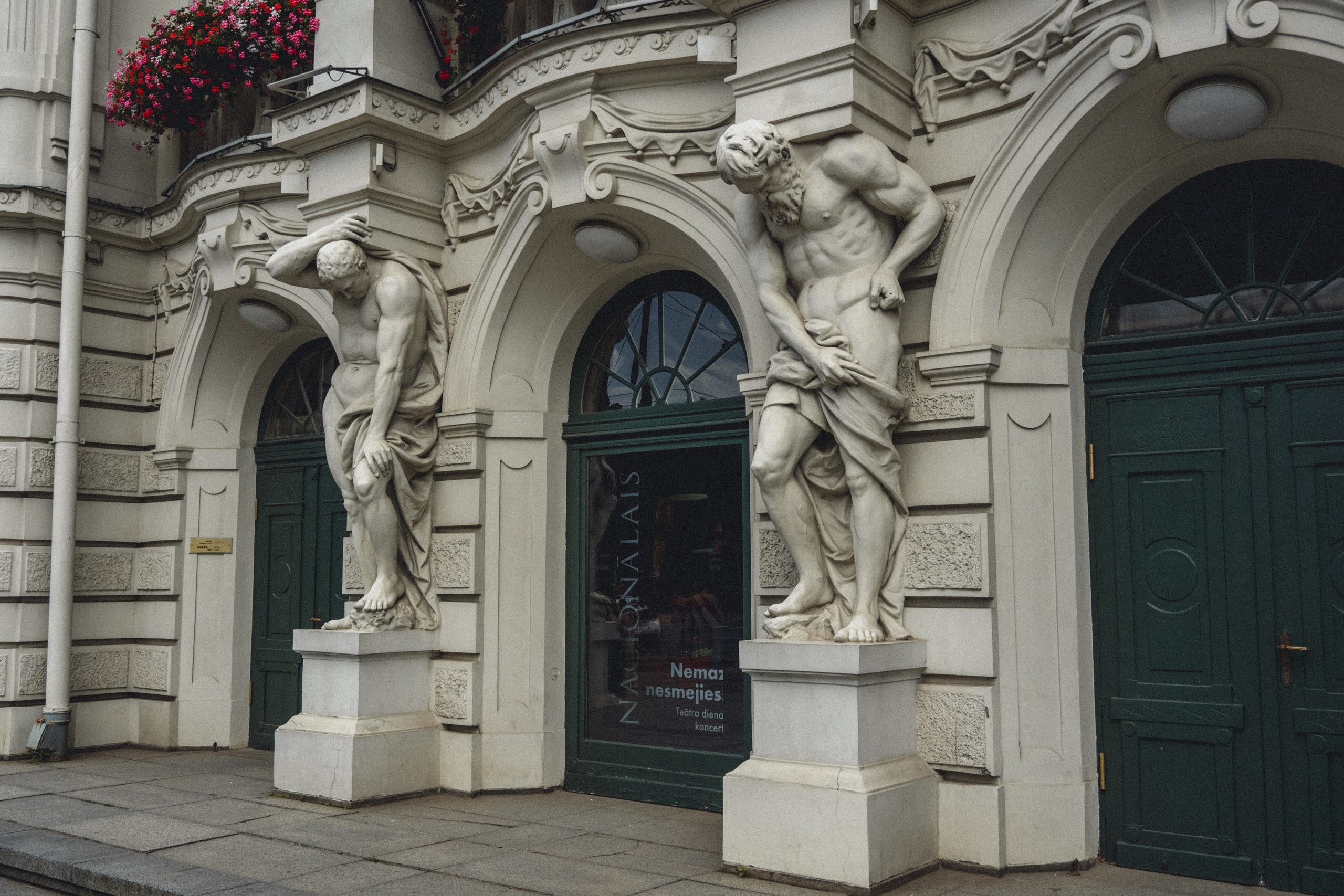 Voyage à Riga. Photographe sur Cote d’Azur. Portraits de familles, couples, enfants, événements