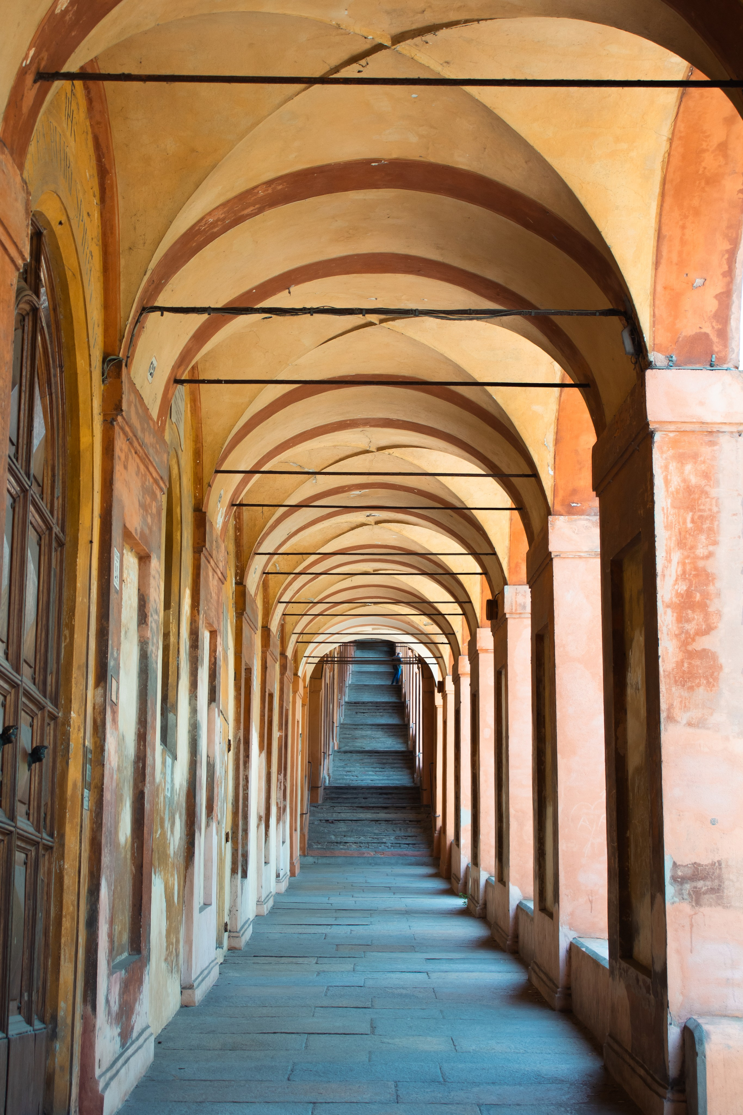 Italy. Look Around You