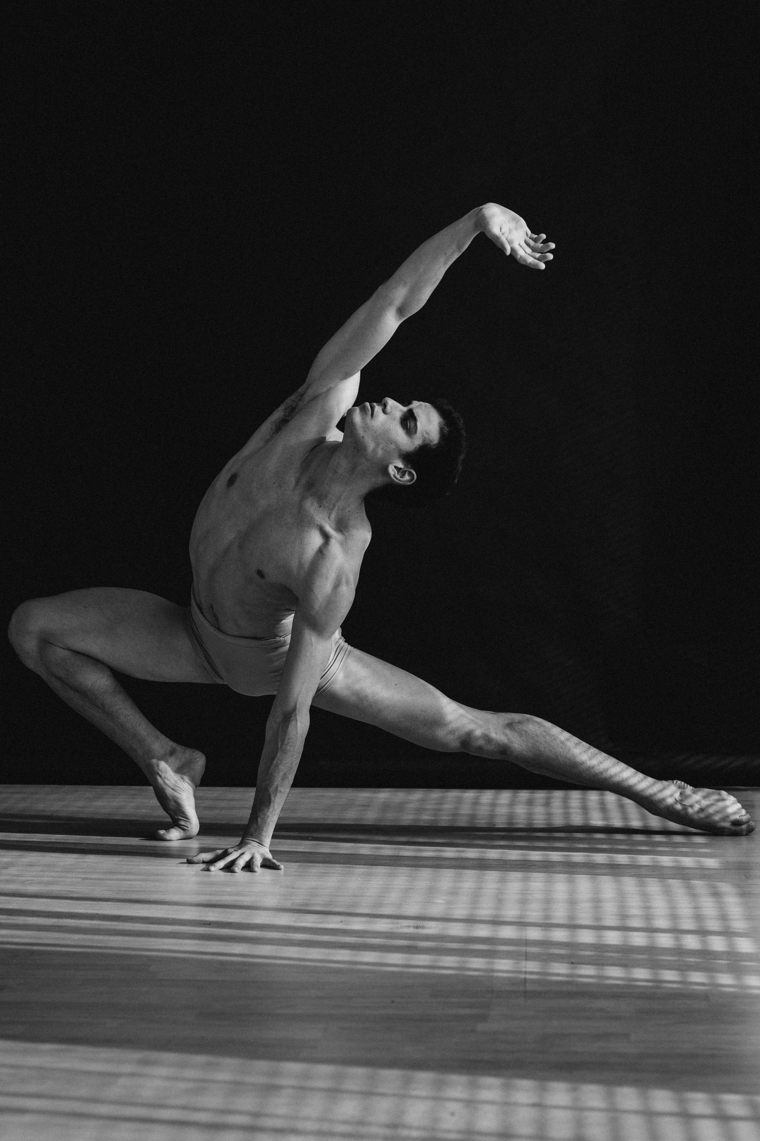 DANCERS. Victoria Olonen – Cinematic Portrait Artist | Helsinki & Europe