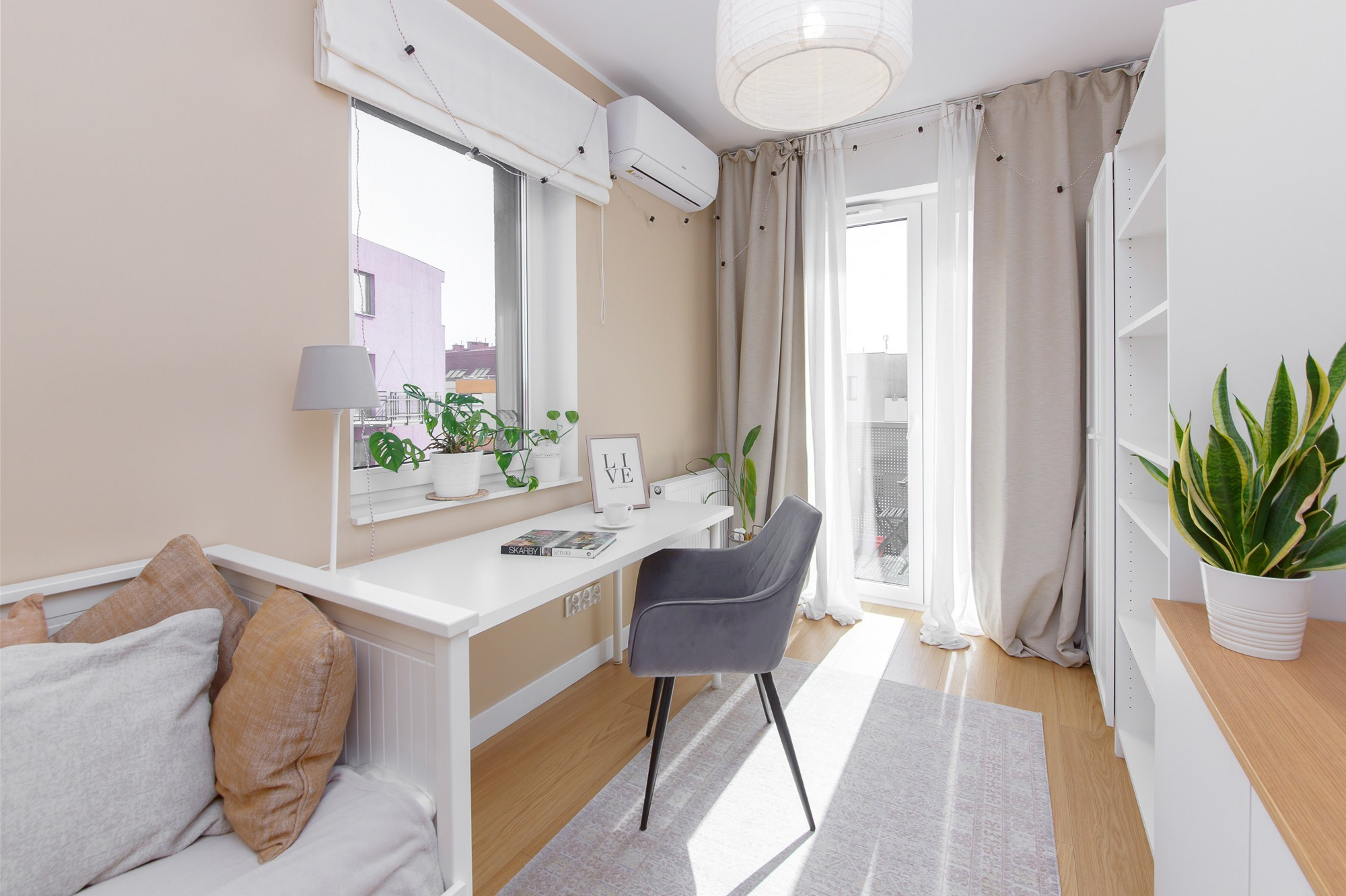 Fotografia nieruchomości, wnętrz, mieszkań, restauracji, biur i apartamentów. Wedding and portrait photographer in Poland Vitali Frozen