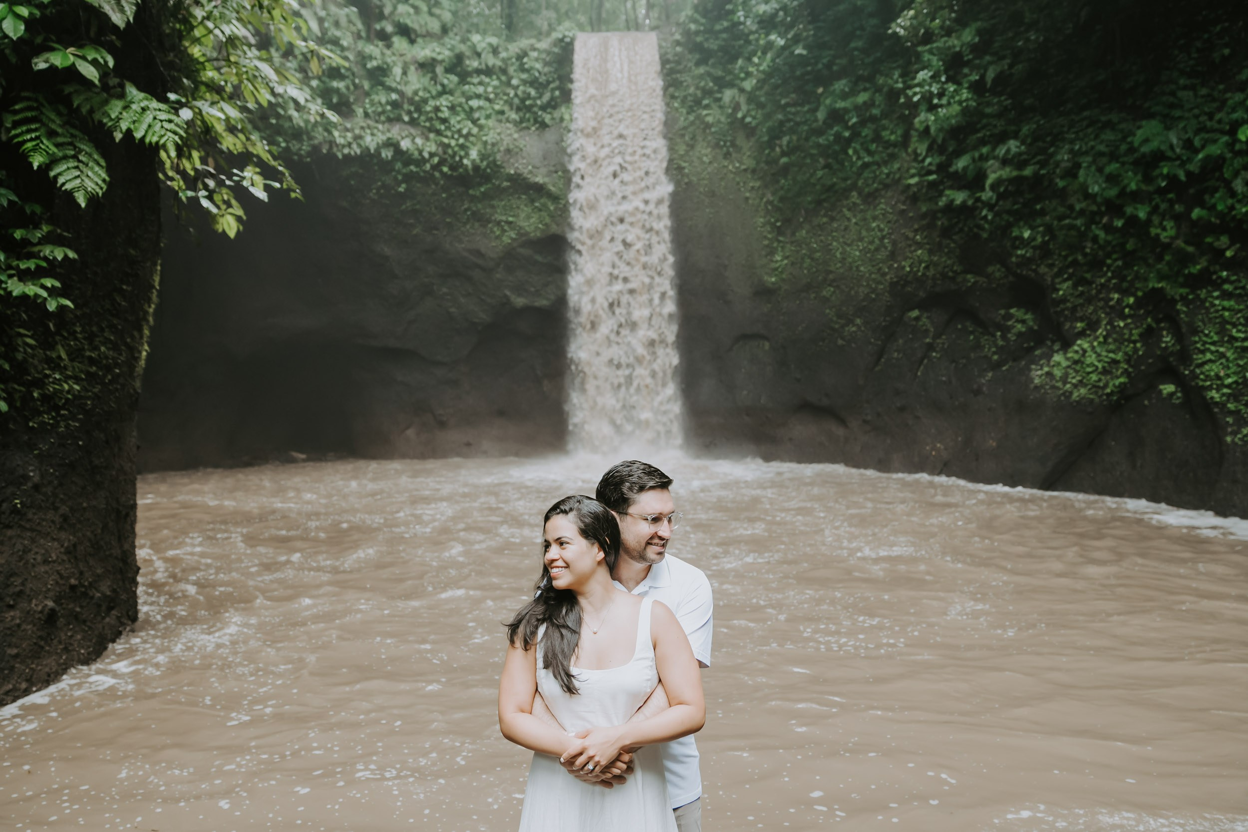 Marriage Proposal. Female Photographer in Bali