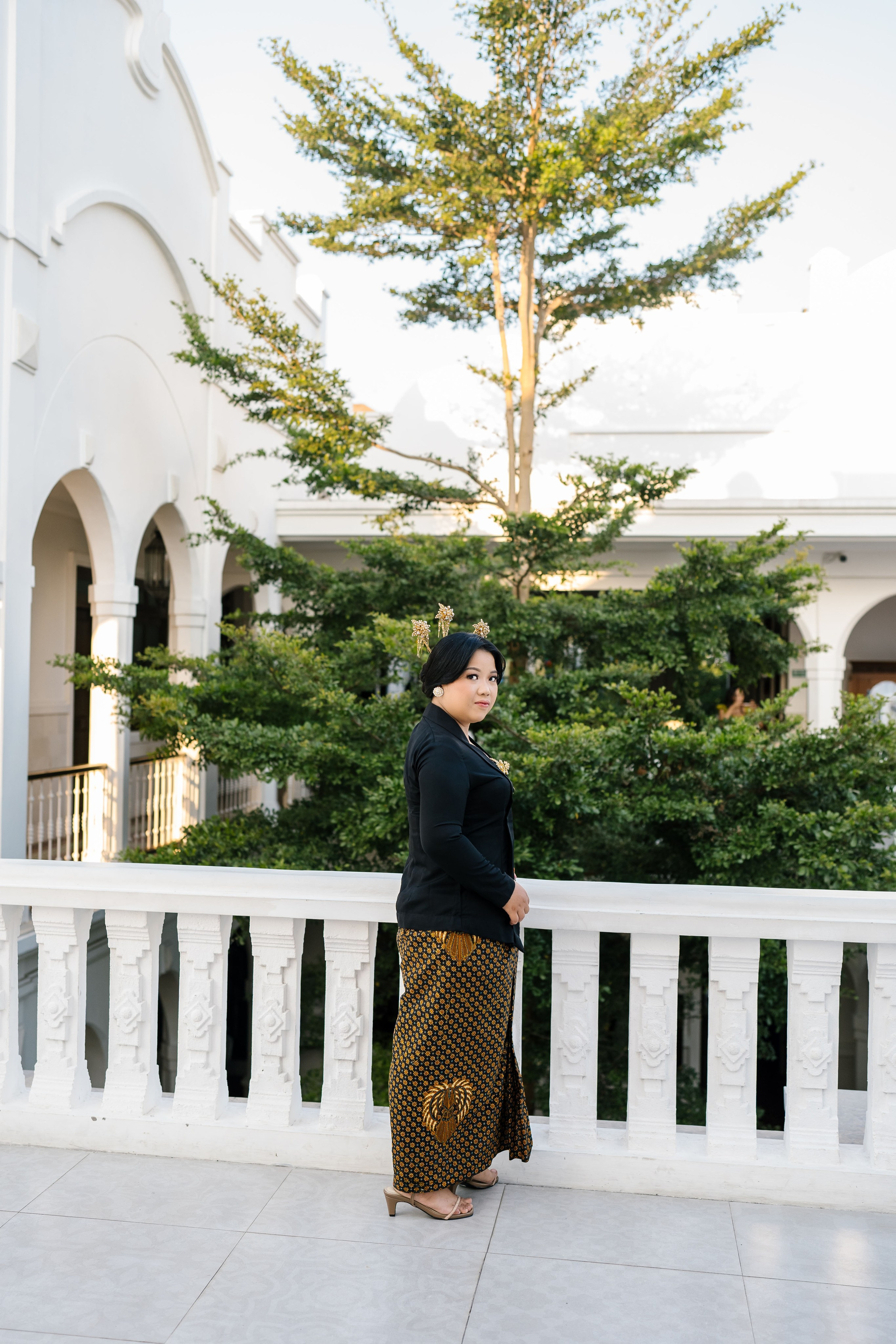Prewedding Photo Shoot with Javanese style. Female Photographer in Bali