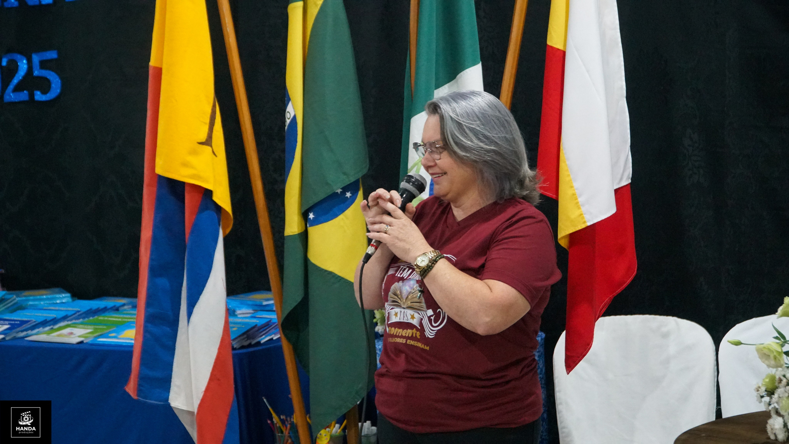 Noite autógrafos colégio Aurélio Buarque de Holanda. Handa Produções