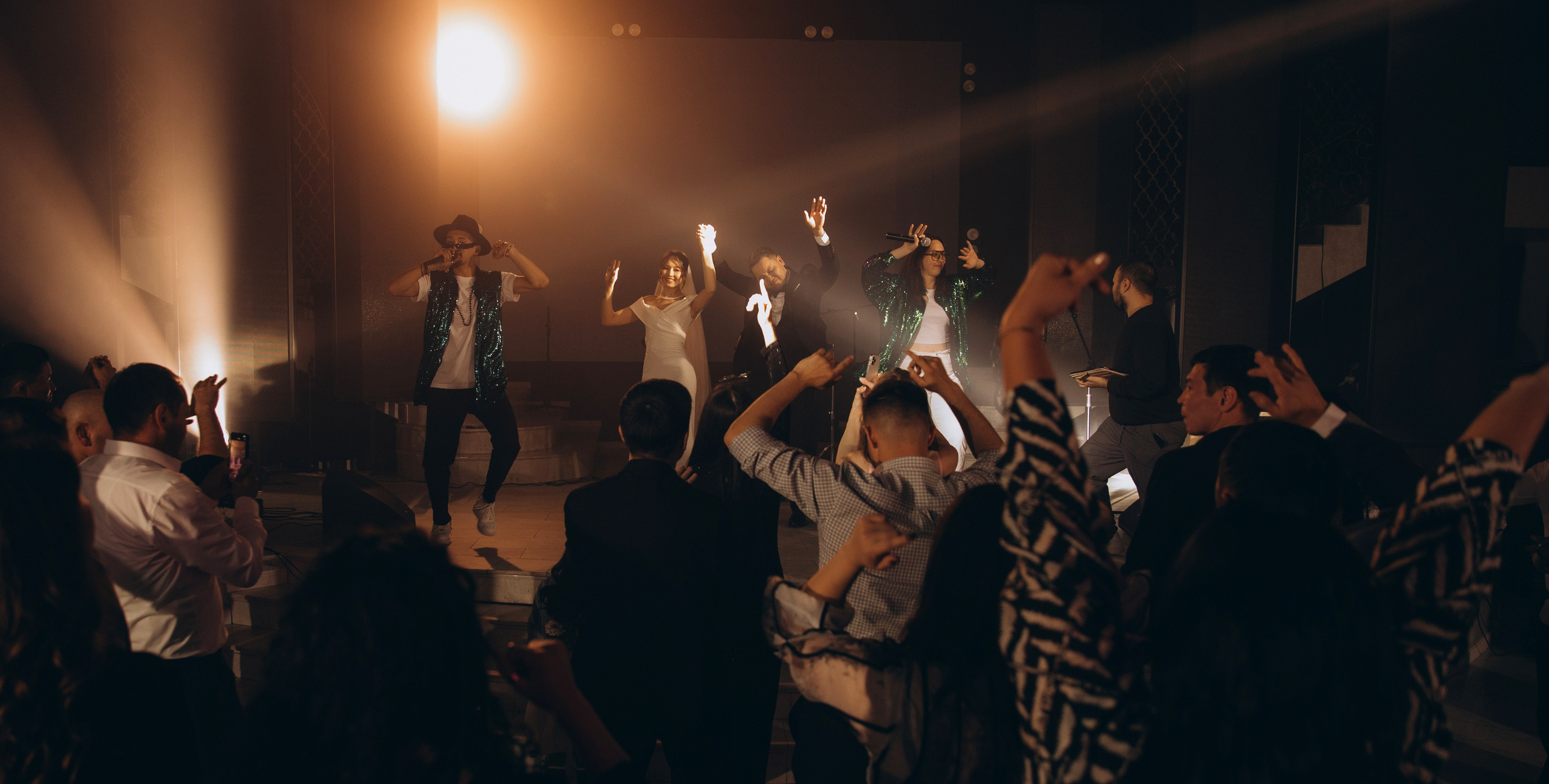 Жемчуг в ноябре. Валерия Вартанова. Фотограф