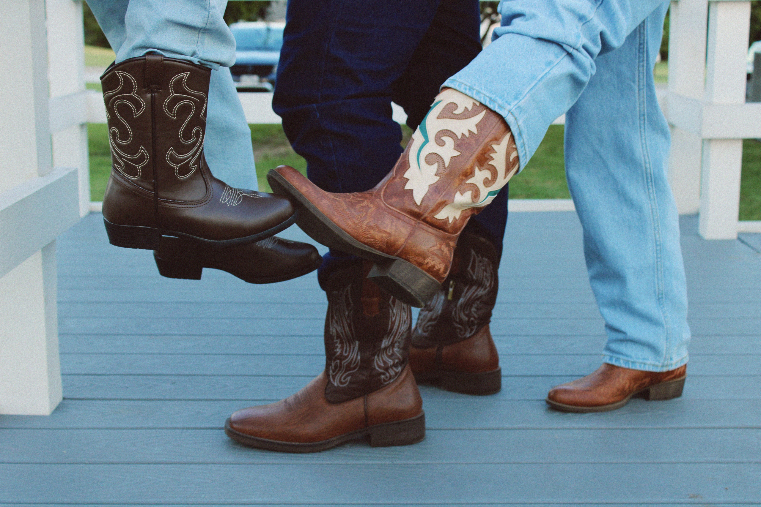 Texas Countryside Family Photoshoot in Cowboy Style. Lana Petrychenko — Portrait & Family Photographer. Valencia, Spain
