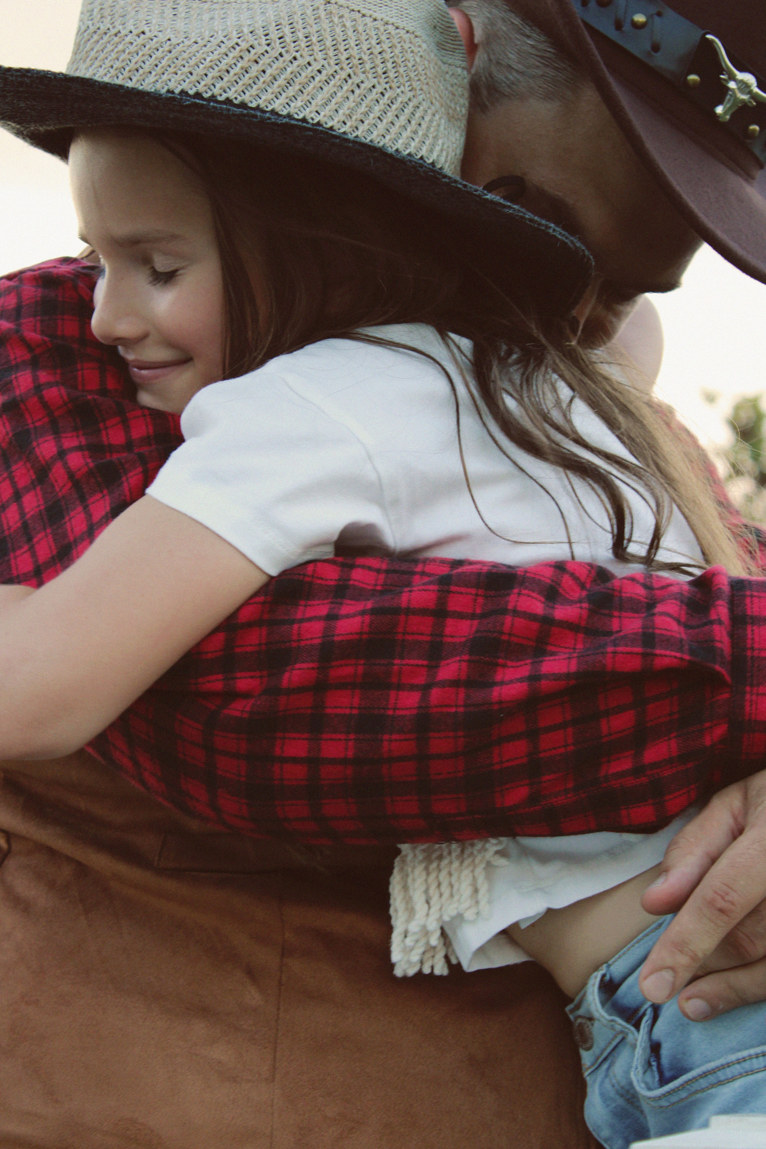 Texas Countryside Family Photoshoot in Cowboy Style. Lana Petrychenko — Portrait & Family Photographer. Valencia, Spain