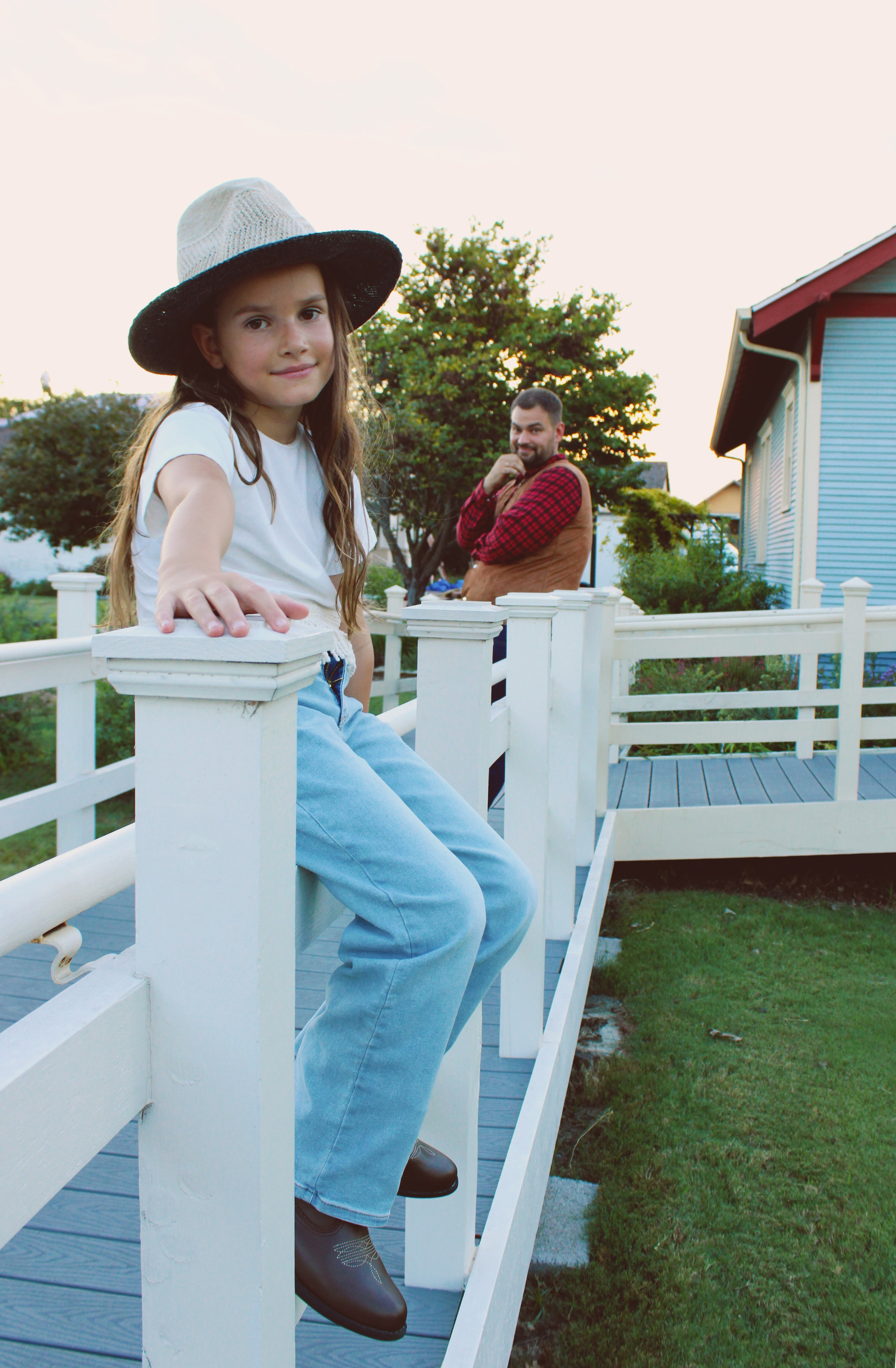 Texas Countryside Family Photoshoot in Cowboy Style. Lana Petrychenko — Portrait & Family Photographer. Valencia, Spain