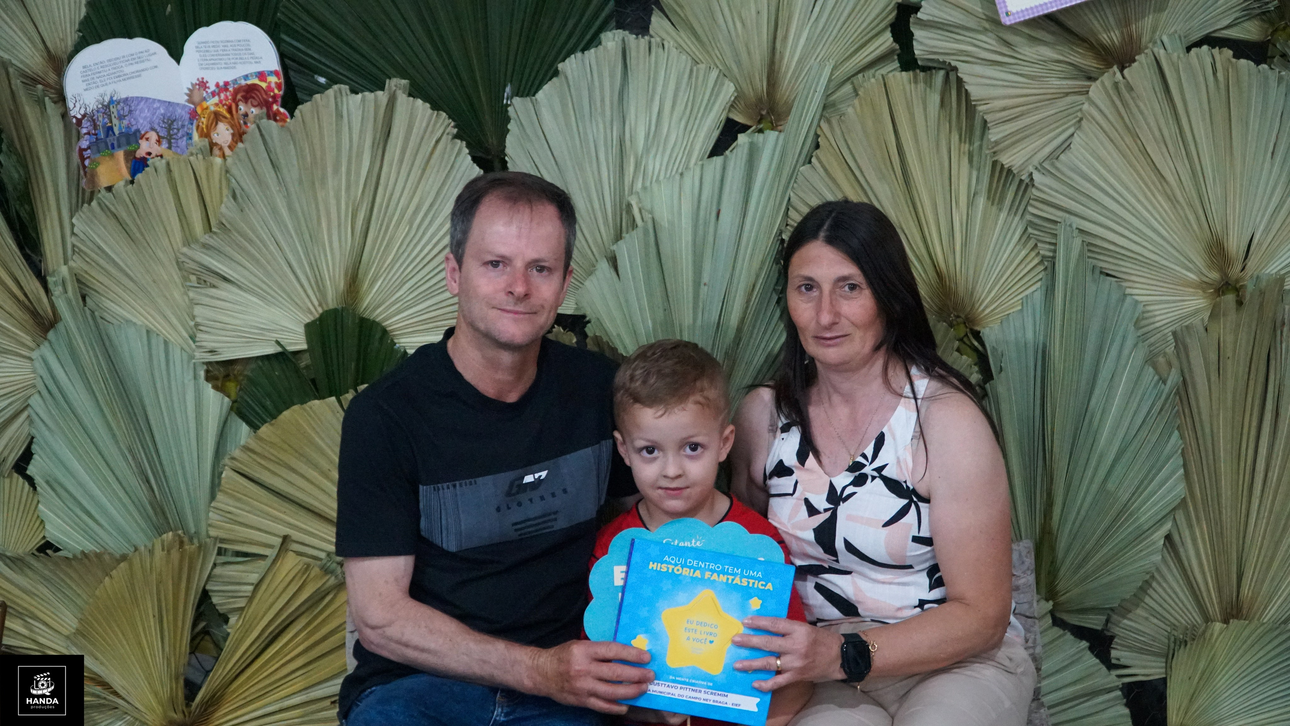 Noite autógrafos colégio Aurélio Buarque de Holanda. Handa Produções