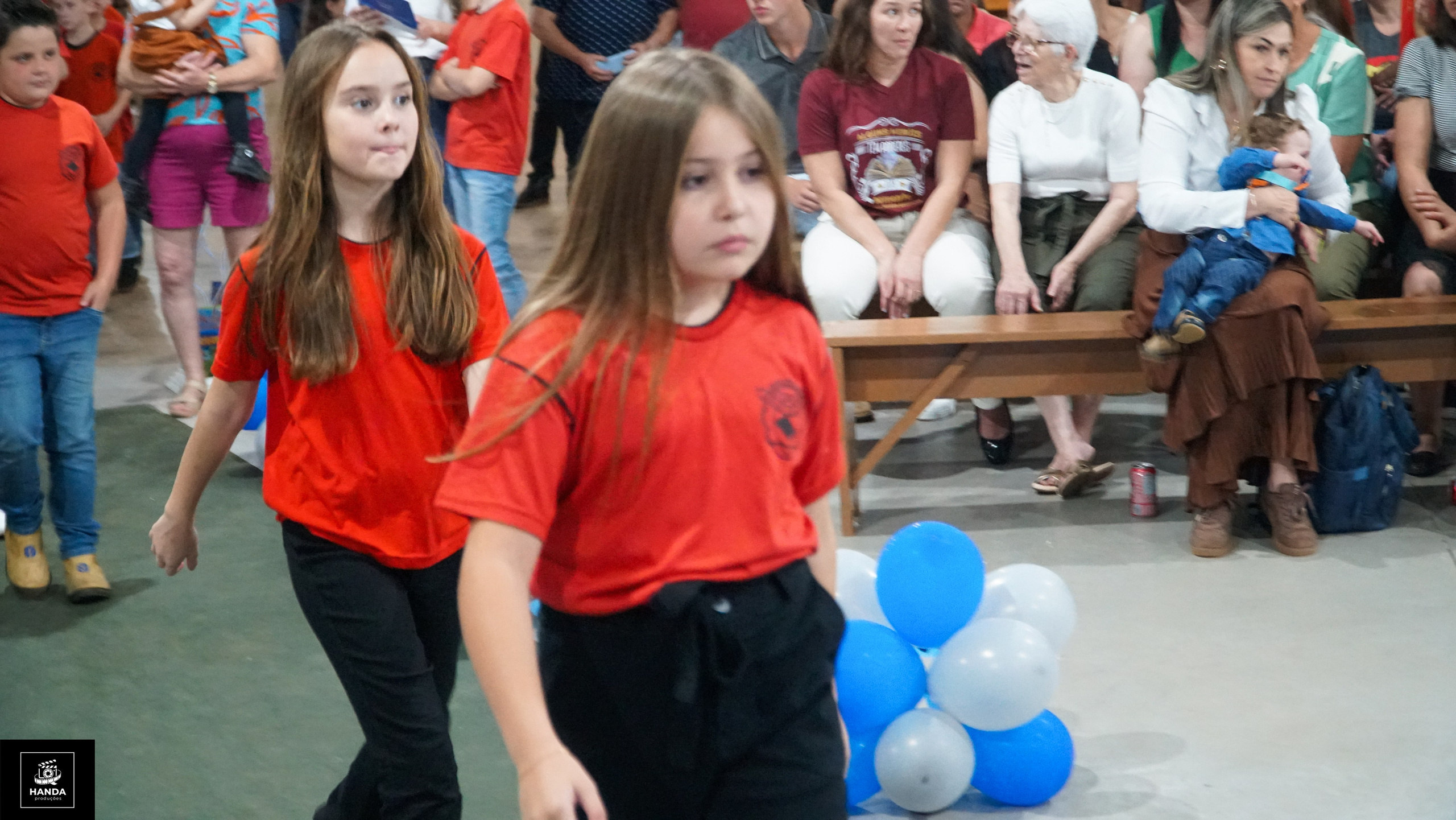 Noite autógrafos colégio Aurélio Buarque de Holanda. Handa Produções