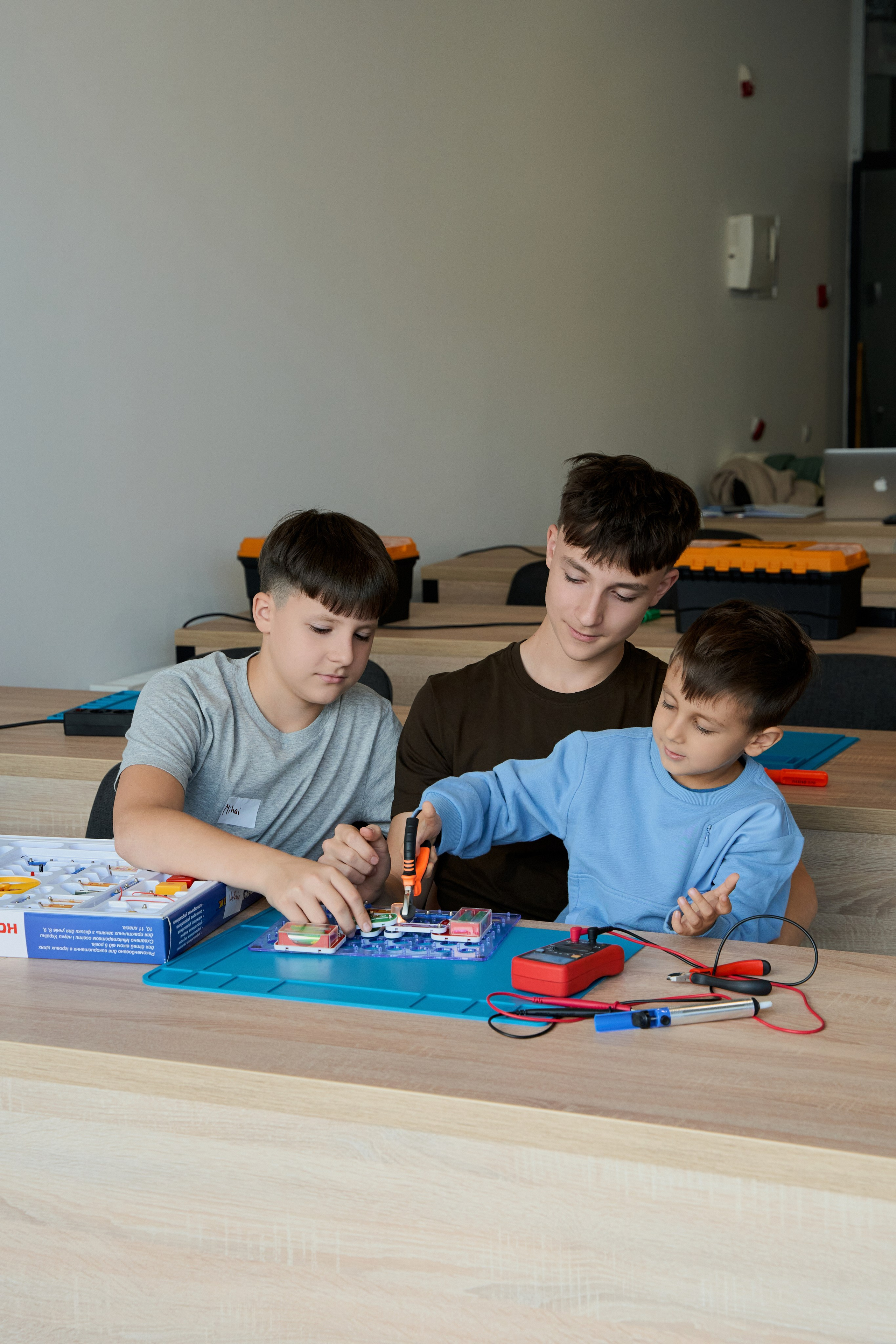 Minivolt. Привет