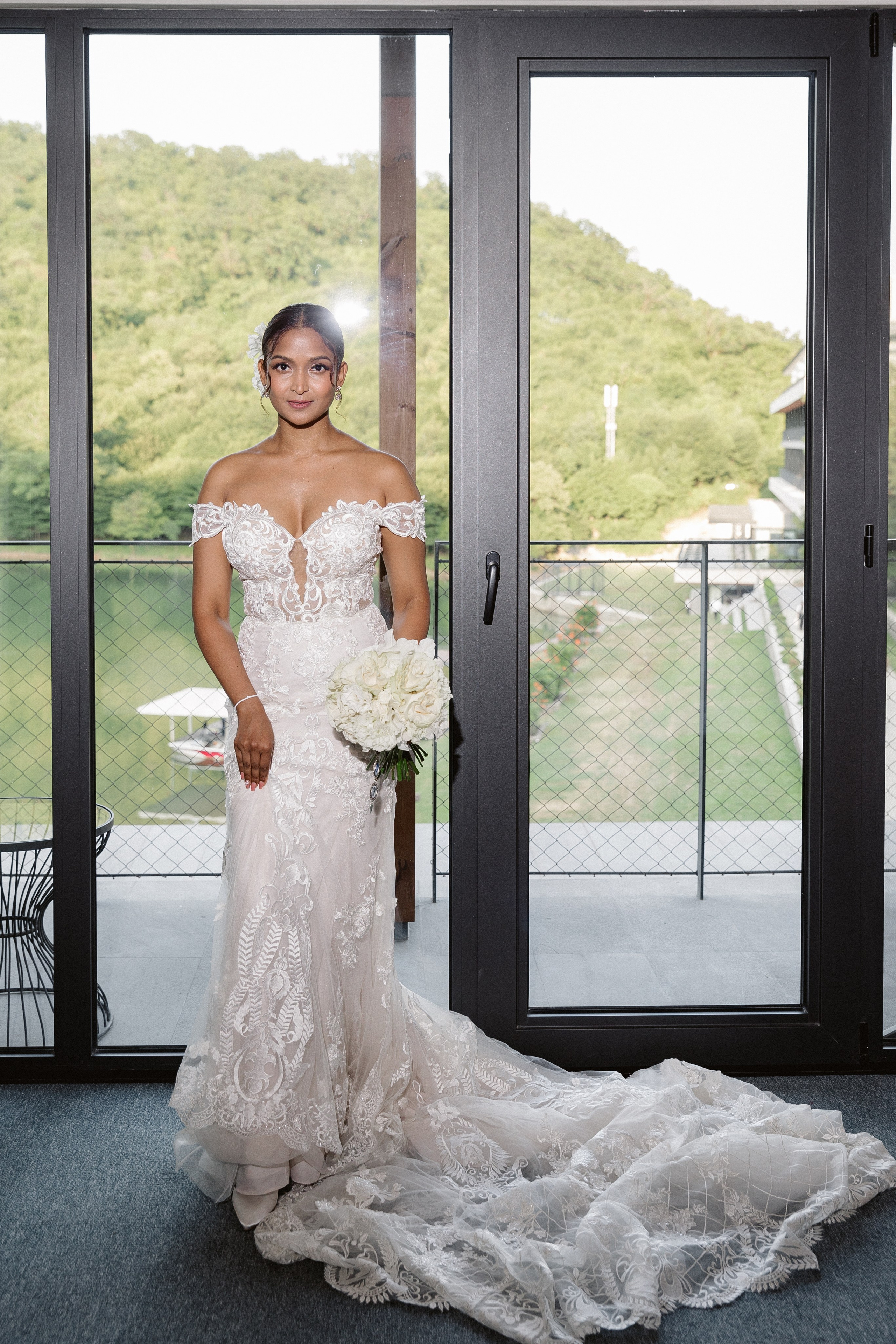 Thesakaya and Kevin. Photographer Anna Nazarenko