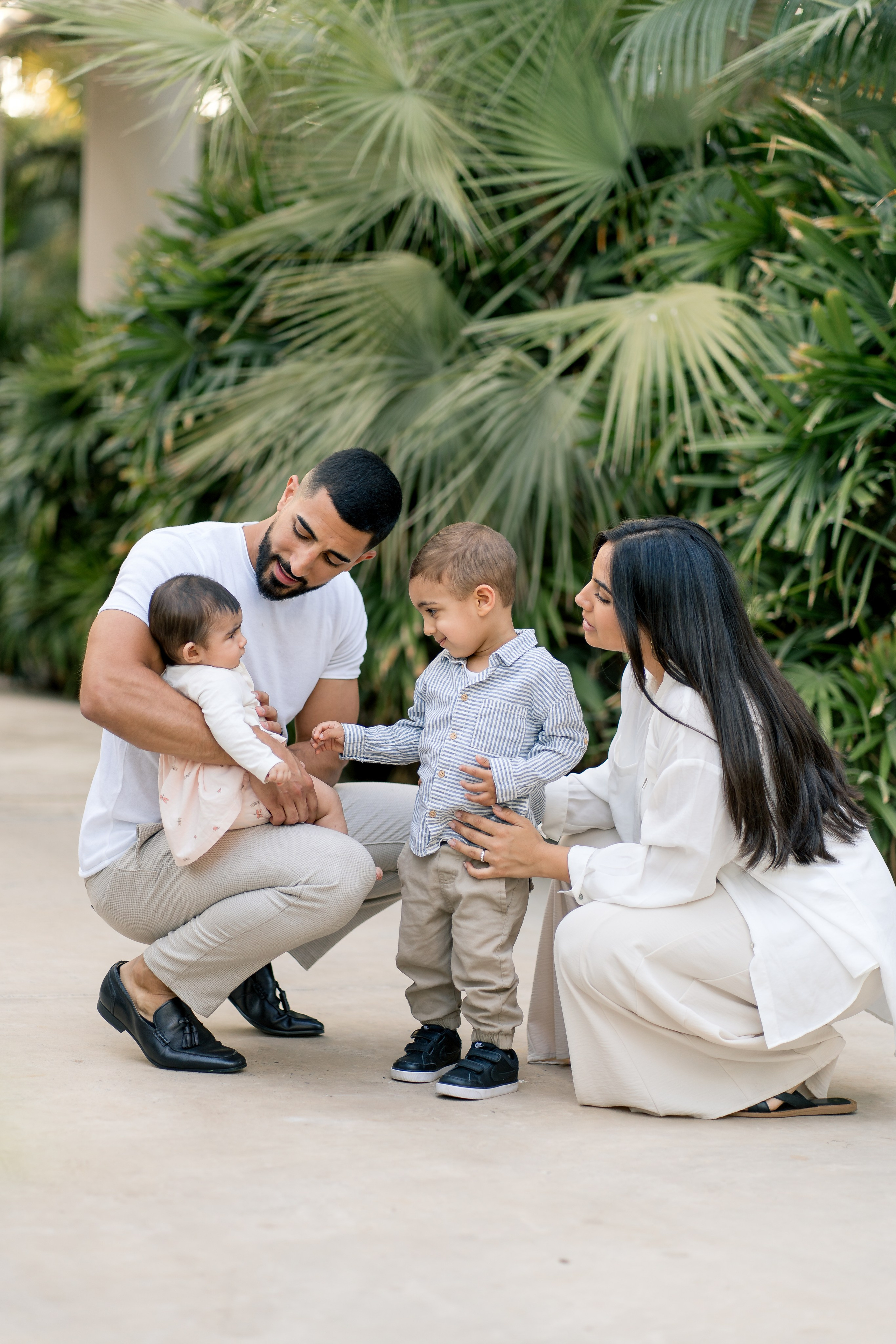 Фотосессия в Umm Al Emarat Park — природная гармония в центре Абу-Даби. Фотограф в Абу Даби Марина