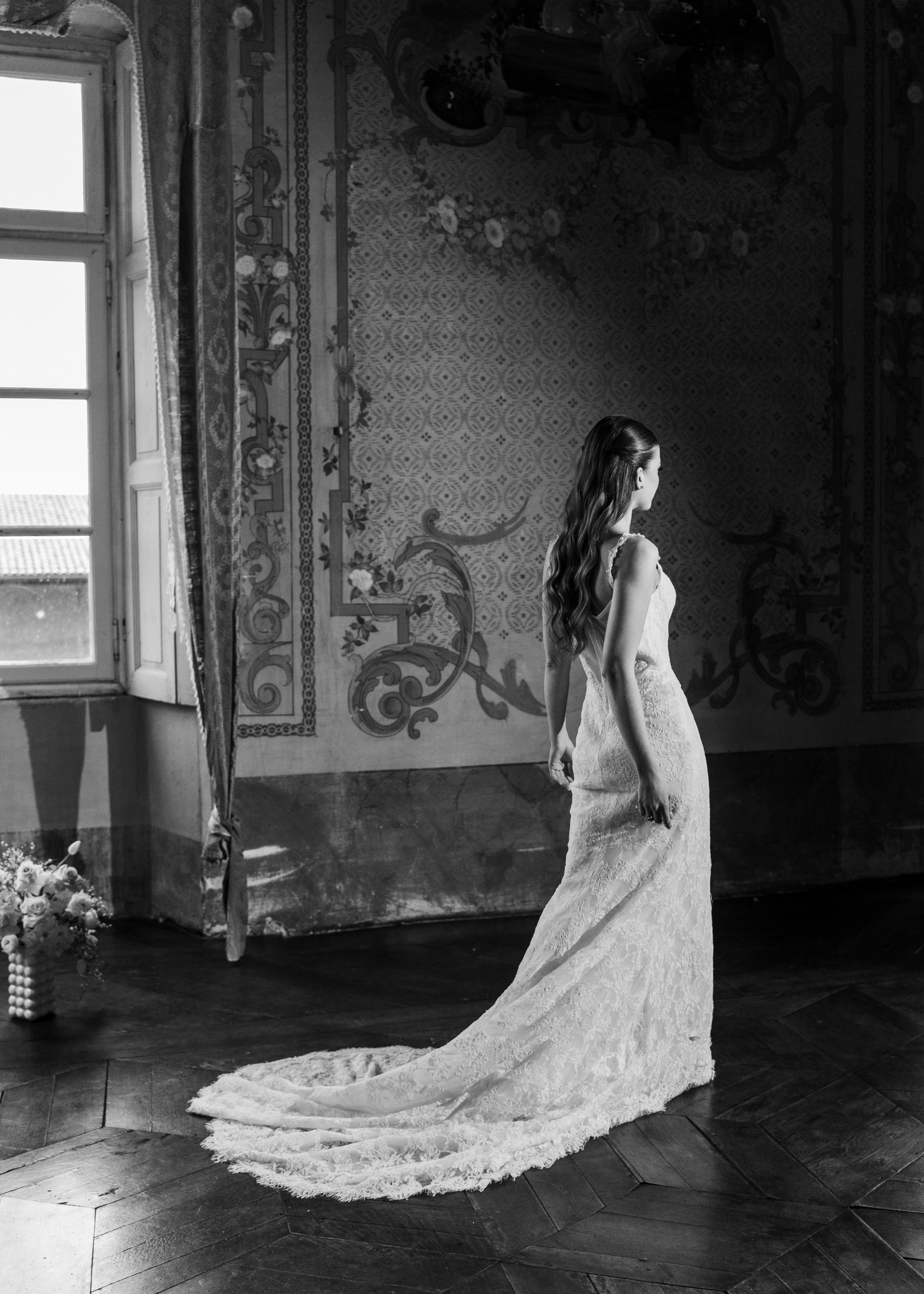 Intimate wedding in Milan. Proposal Photographer in Lake Como