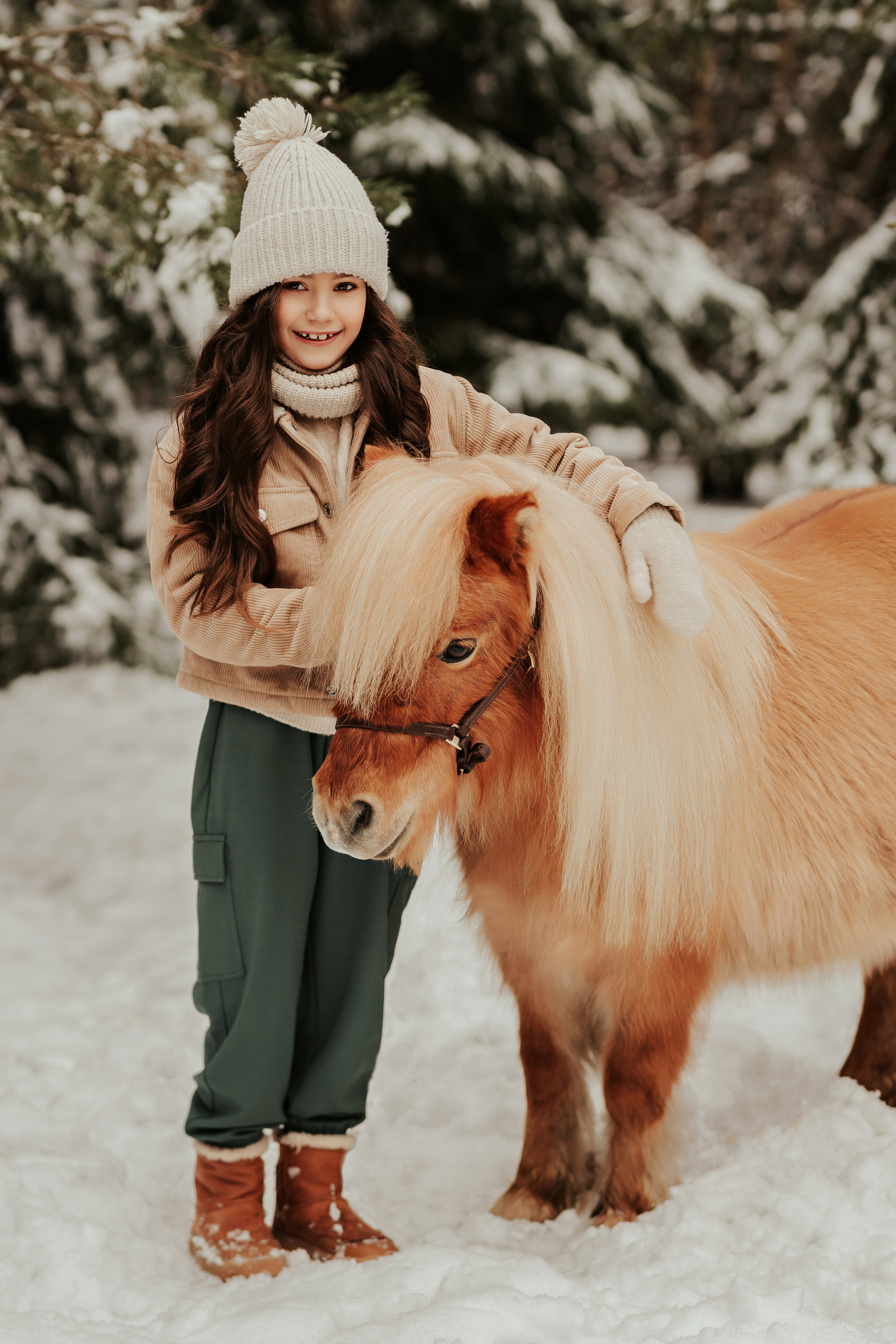 София и Микаэль с пони. ФОТОГРАФ |ЛАТВИЯ | ДАУГАВПИЛС|