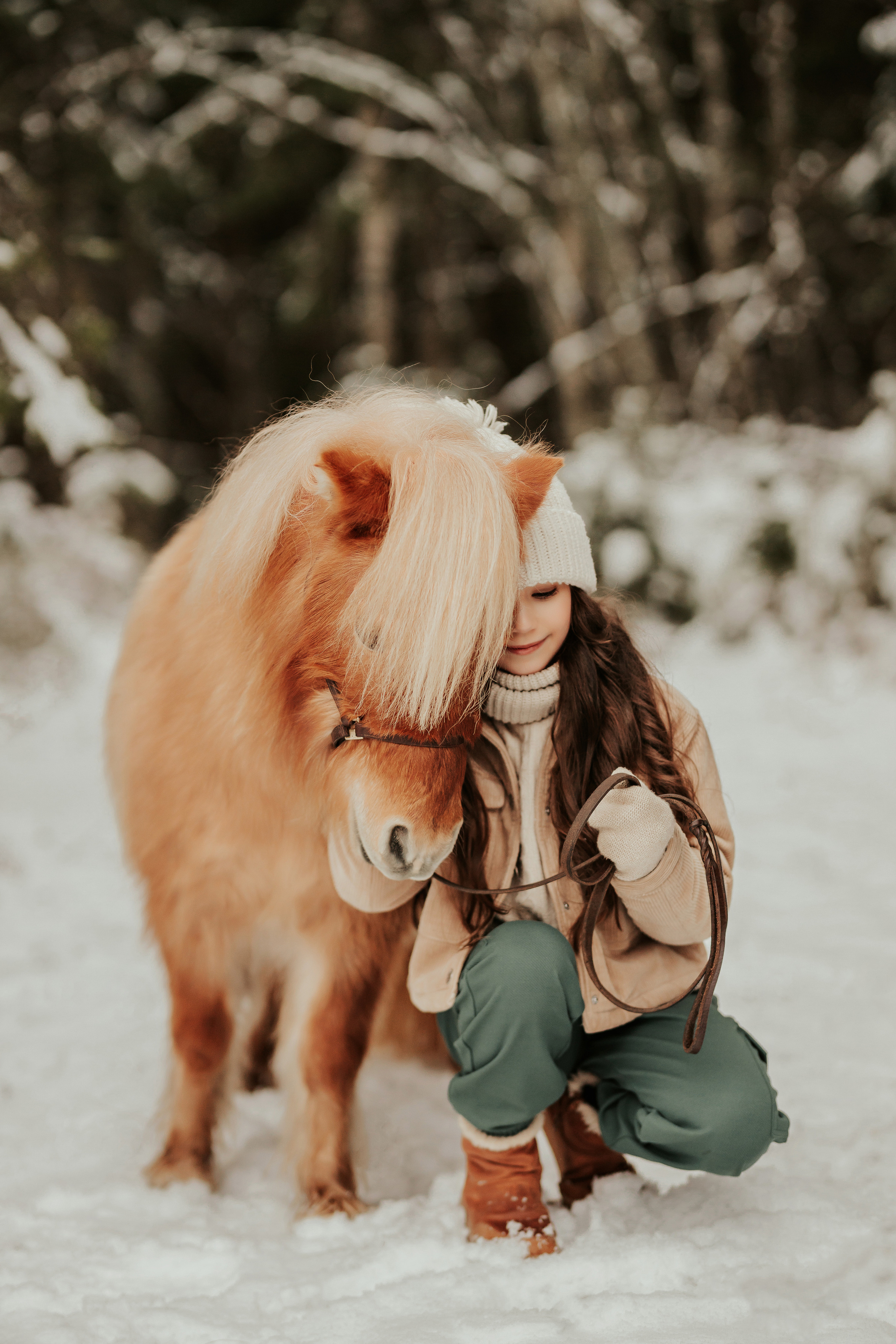 София и Микаэль с пони. ФОТОГРАФ |ЛАТВИЯ | ДАУГАВПИЛС|