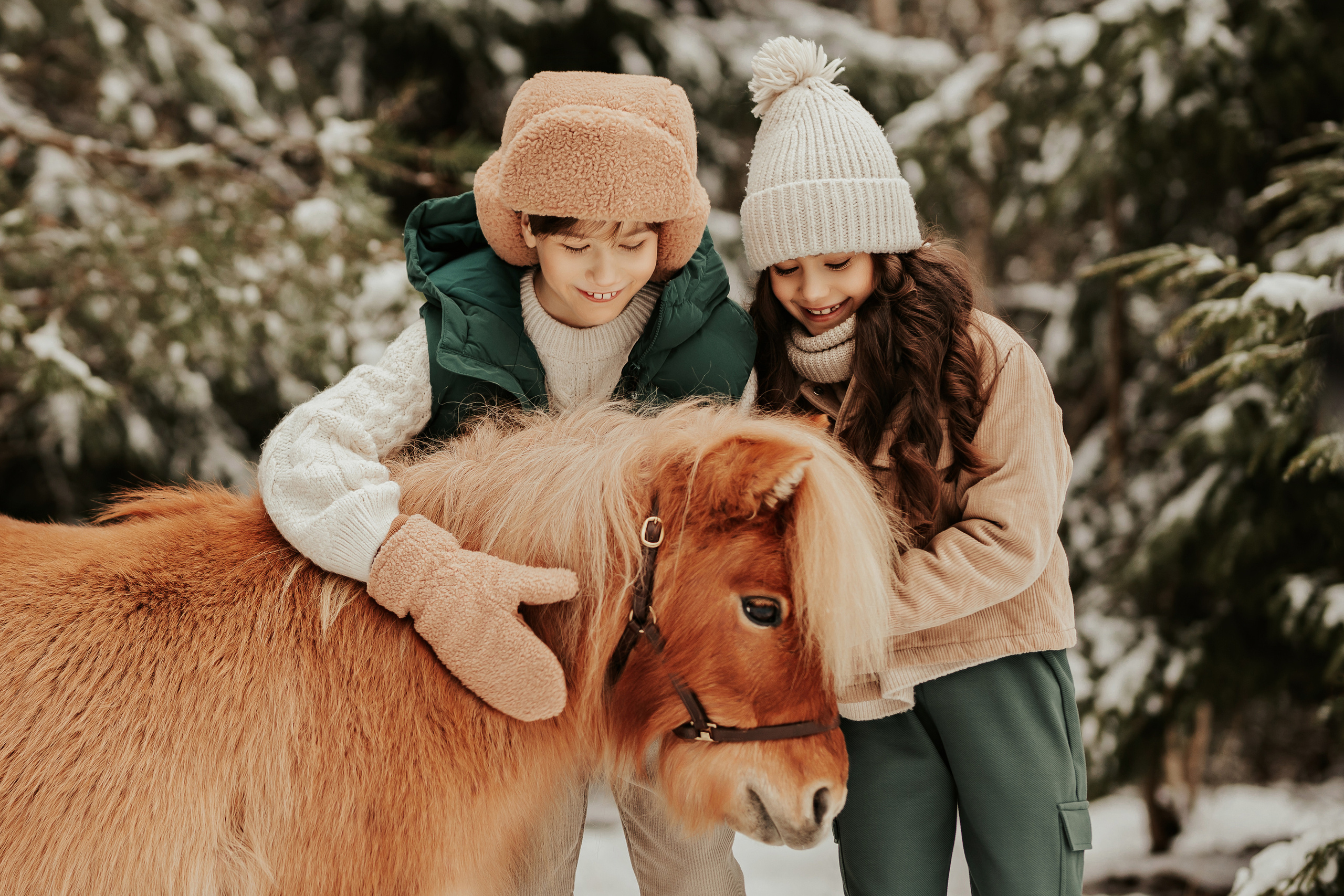 София и Микаэль с пони. ФОТОГРАФ |ЛАТВИЯ | ДАУГАВПИЛС|