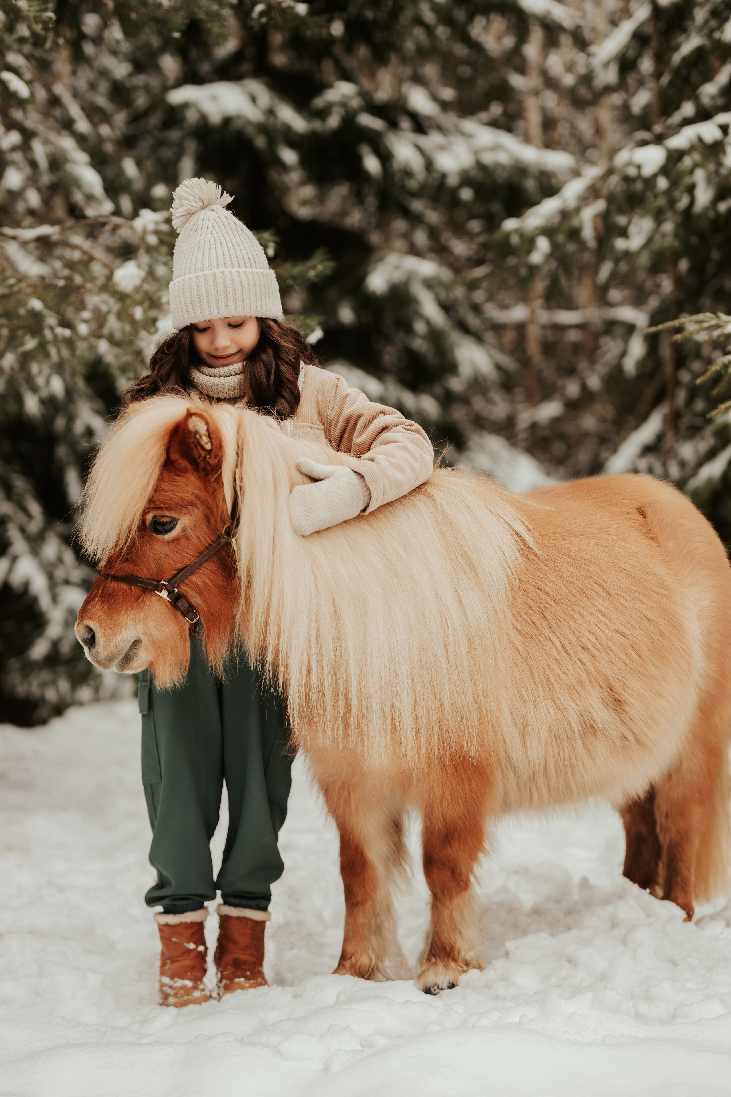 София и Микаэль с пони. ФОТОГРАФ |ЛАТВИЯ | ДАУГАВПИЛС|