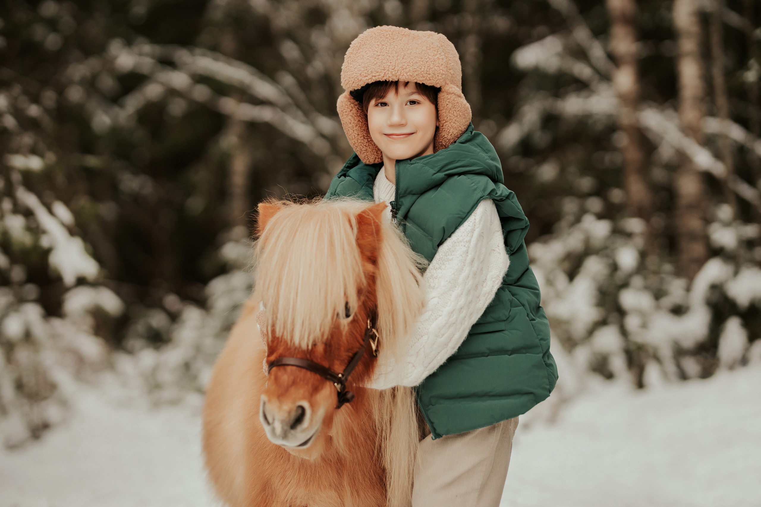 София и Микаэль с пони. ФОТОГРАФ |ЛАТВИЯ | ДАУГАВПИЛС|