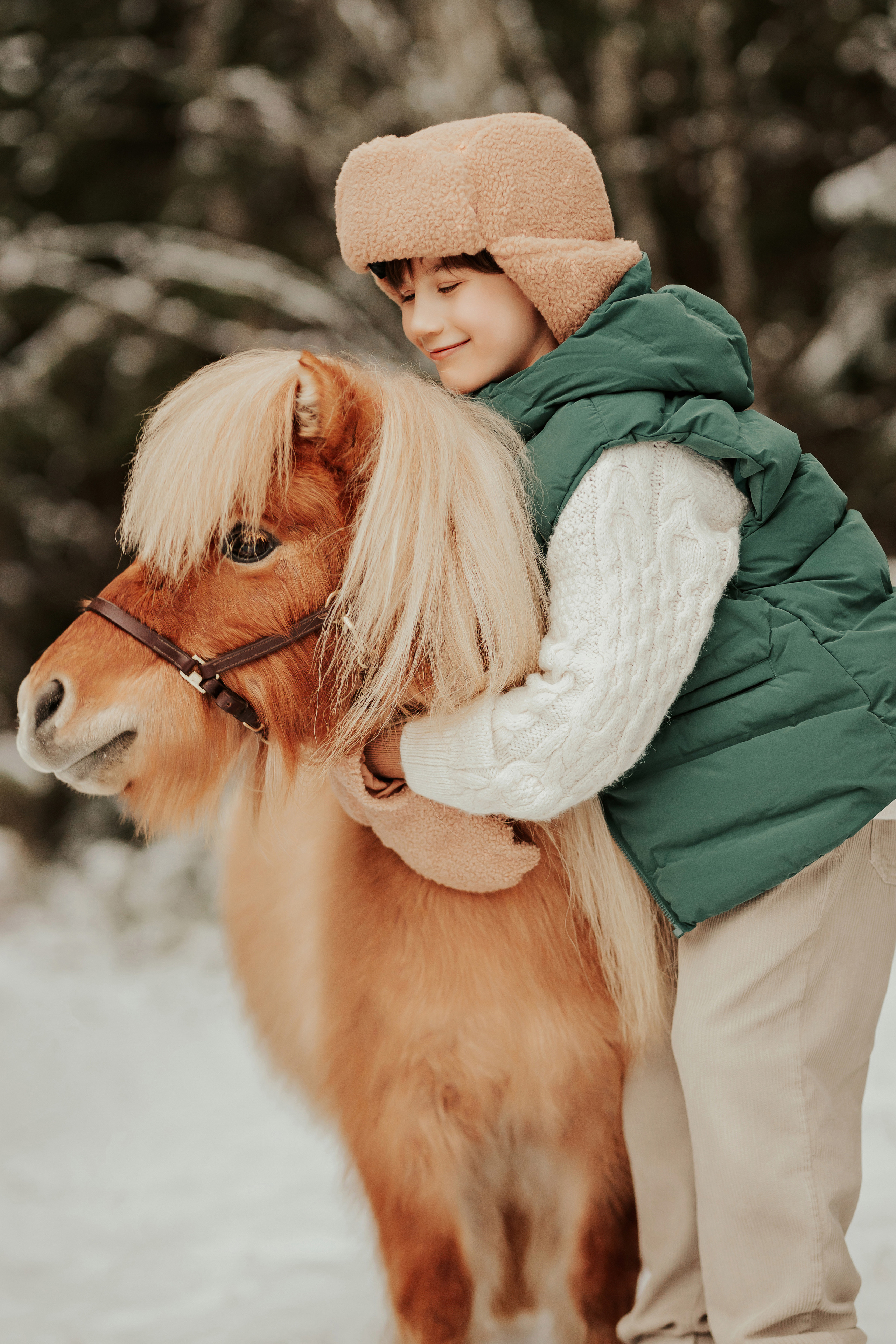 София и Микаэль с пони. ФОТОГРАФ |ЛАТВИЯ | ДАУГАВПИЛС|