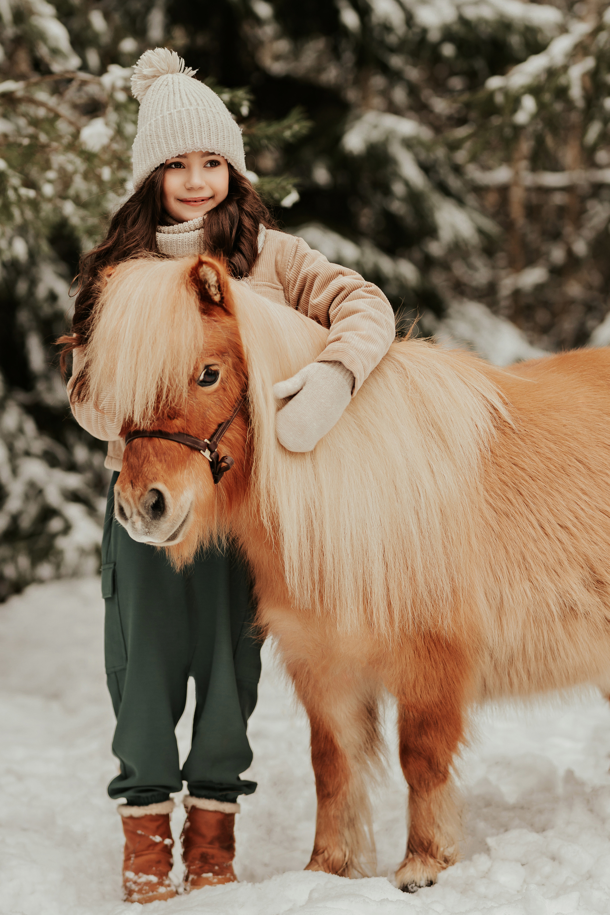 София и Микаэль с пони. ФОТОГРАФ |ЛАТВИЯ | ДАУГАВПИЛС|
