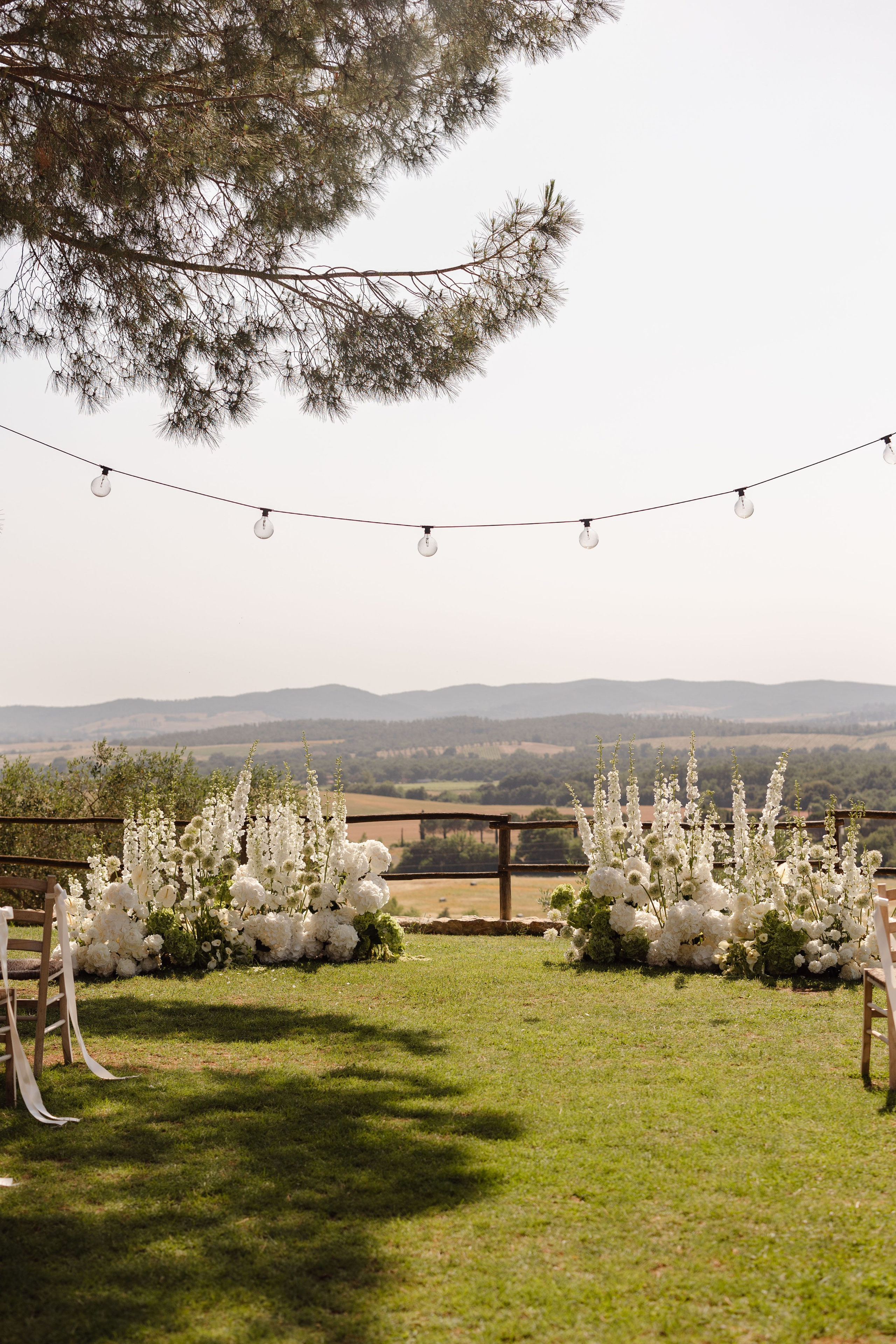 How to Choose the Perfect Season for Your Tuscan Wedding. Alessandra Zanghi | Garda Lake Wedding Planner