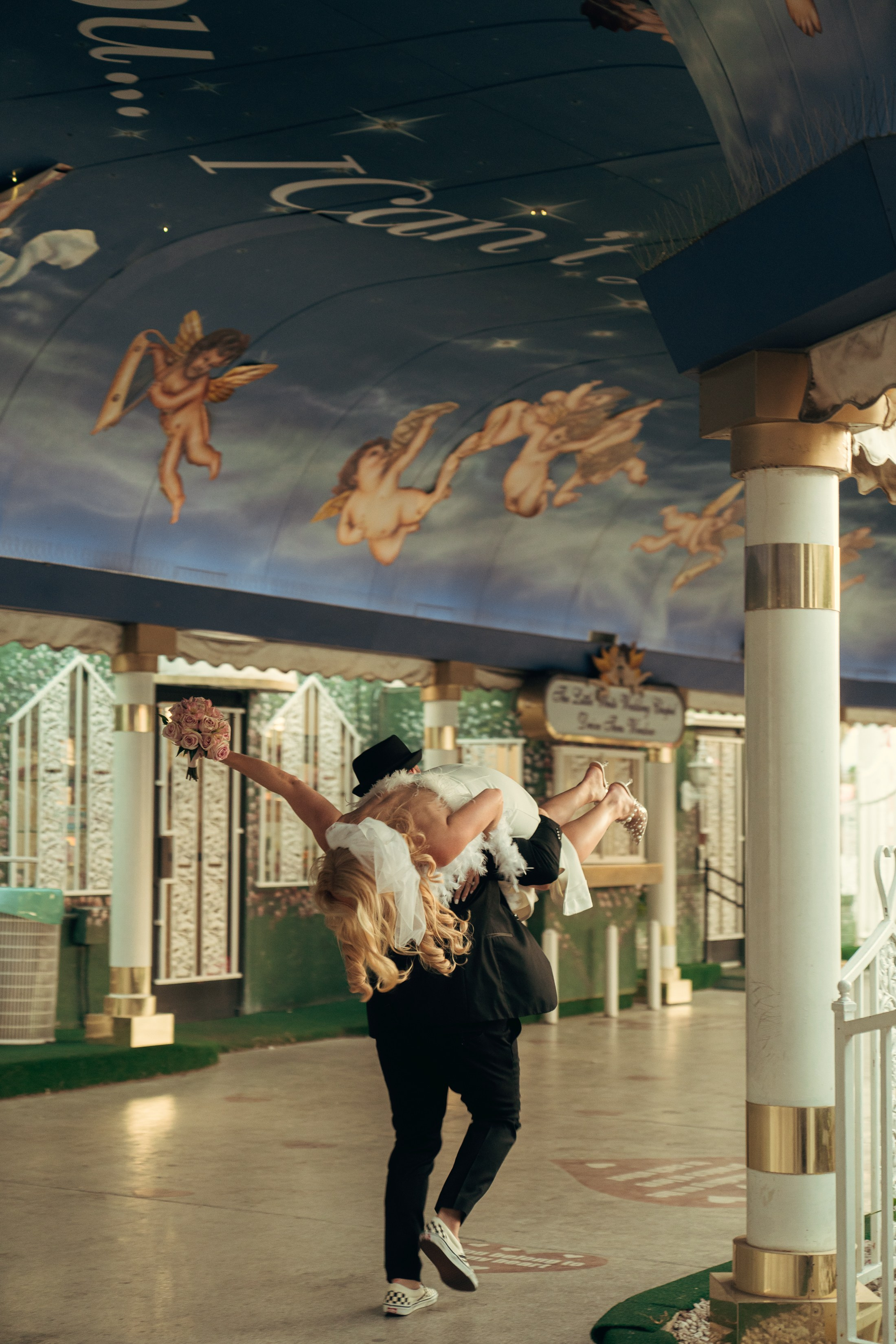 Carlee&Aaron. Wedding & elopement photographer Viktoriya Kravtsov. Las Vegas