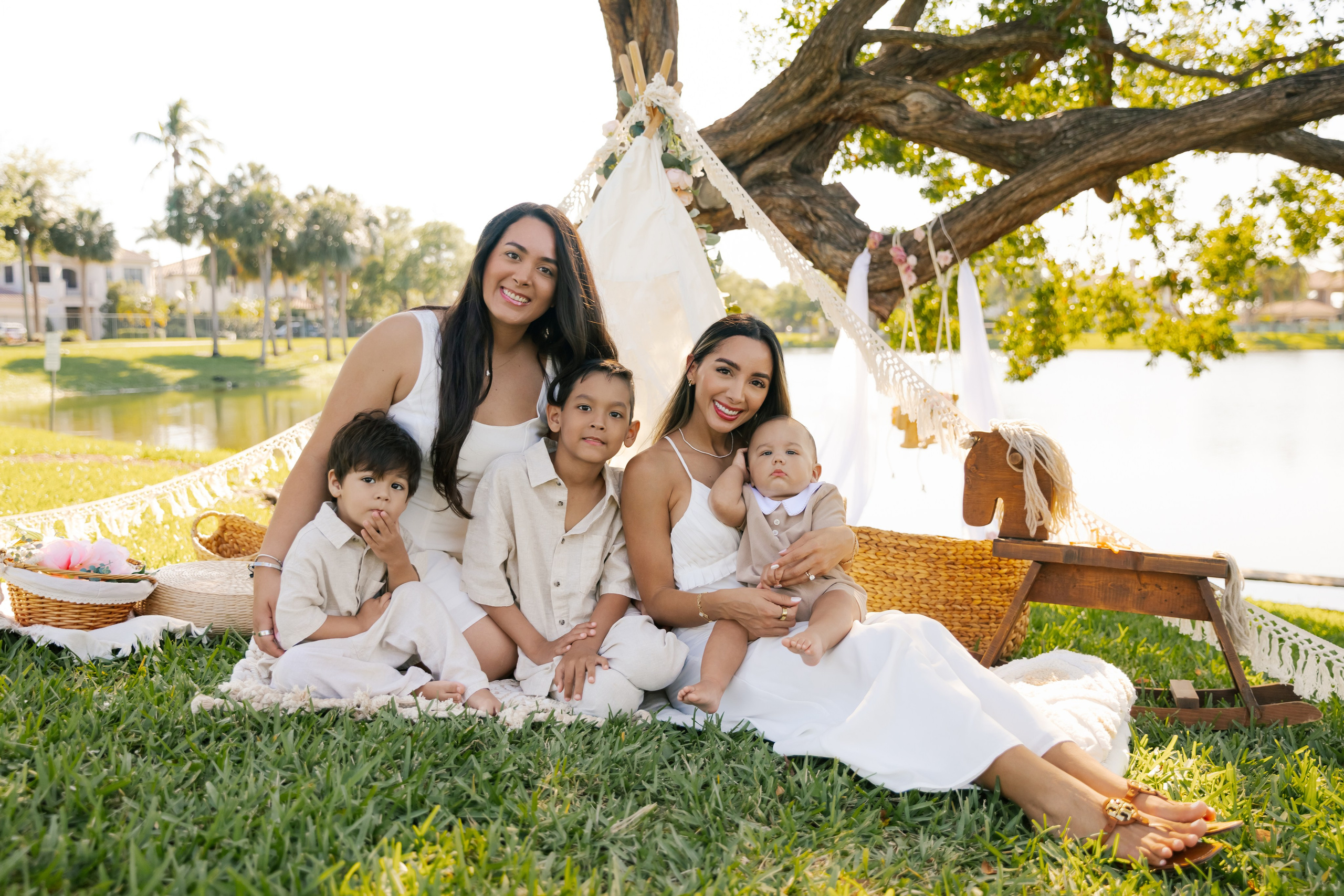 Birthday + props. Photographer in Miami, Family photographer, Event, Wedding
