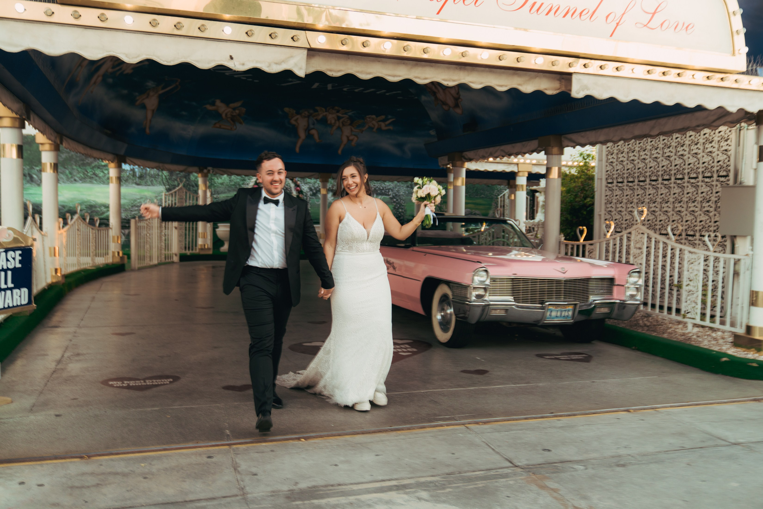 Georgia&Kyran. Wedding & elopement photographer Viktoriya Kravtsov. Las Vegas