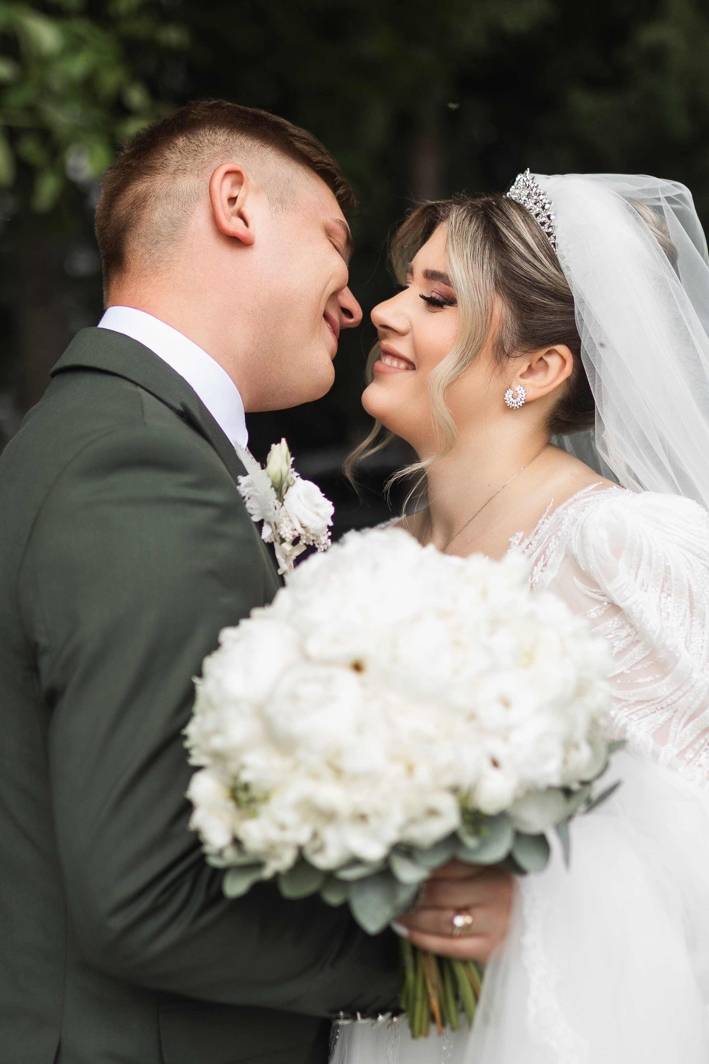 Oana & Andrei. Vlad Aconstantinesei Photographer