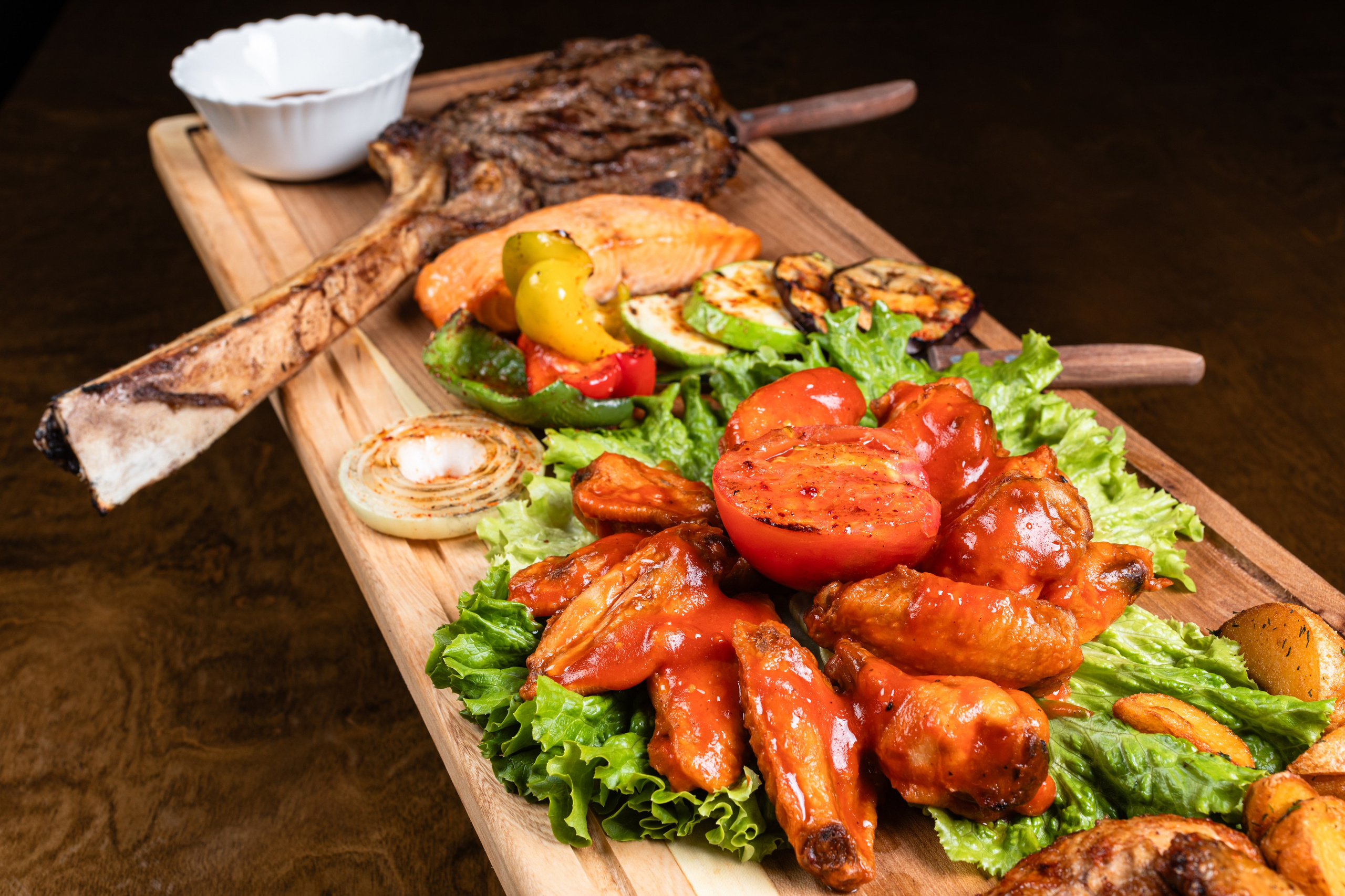Фуд-фотограф Бишкек — фотосъёмка меню и блюд для SB BAR Bishkek, стейк-хаус и мясной ресторан. Фотограф в Бишкеке Оксана Шувалова
