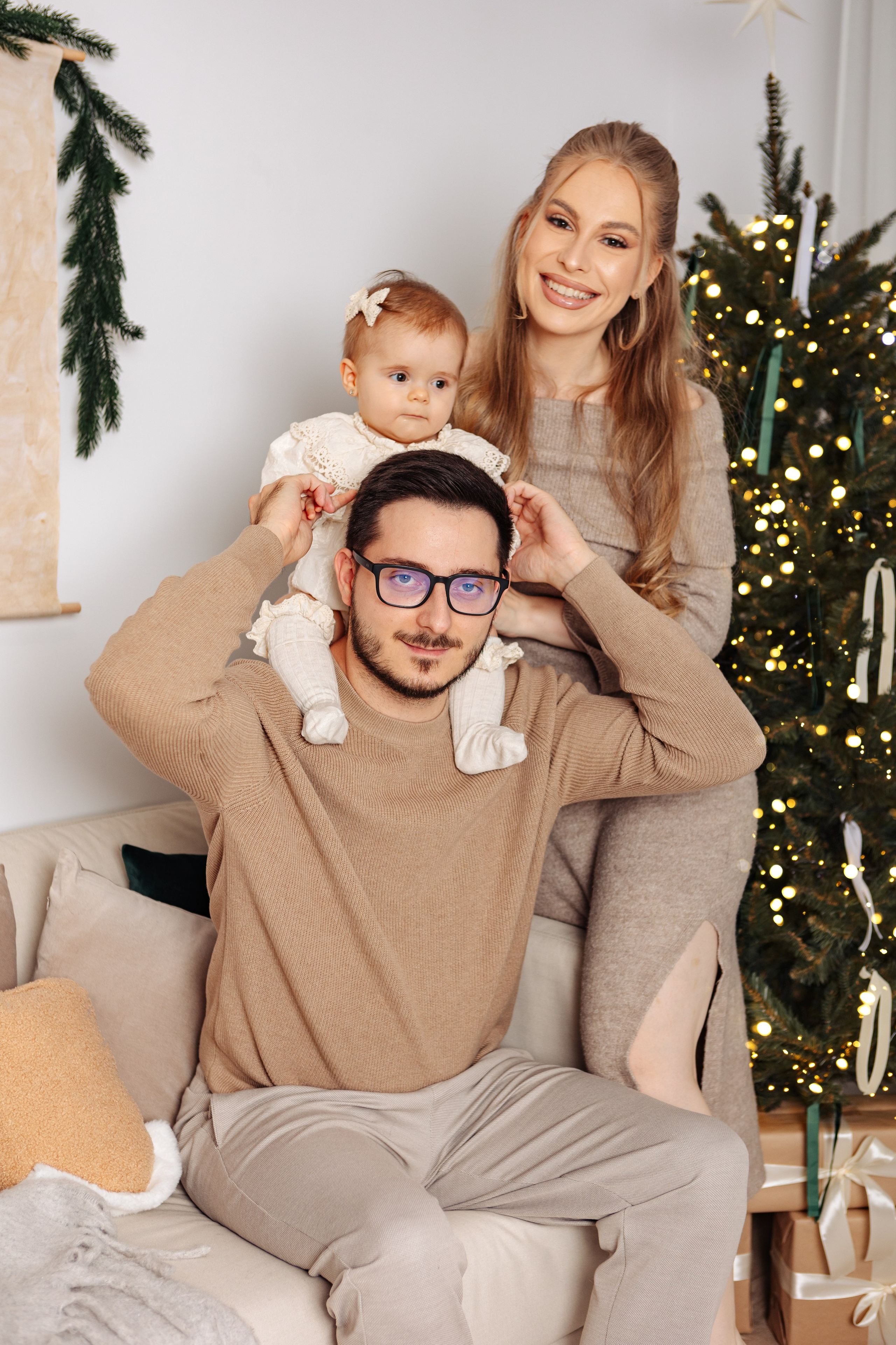 Familia Valeanu. Cristina Andronache fotograf Brașov fotograf de familie fotograf de nunta Brașov