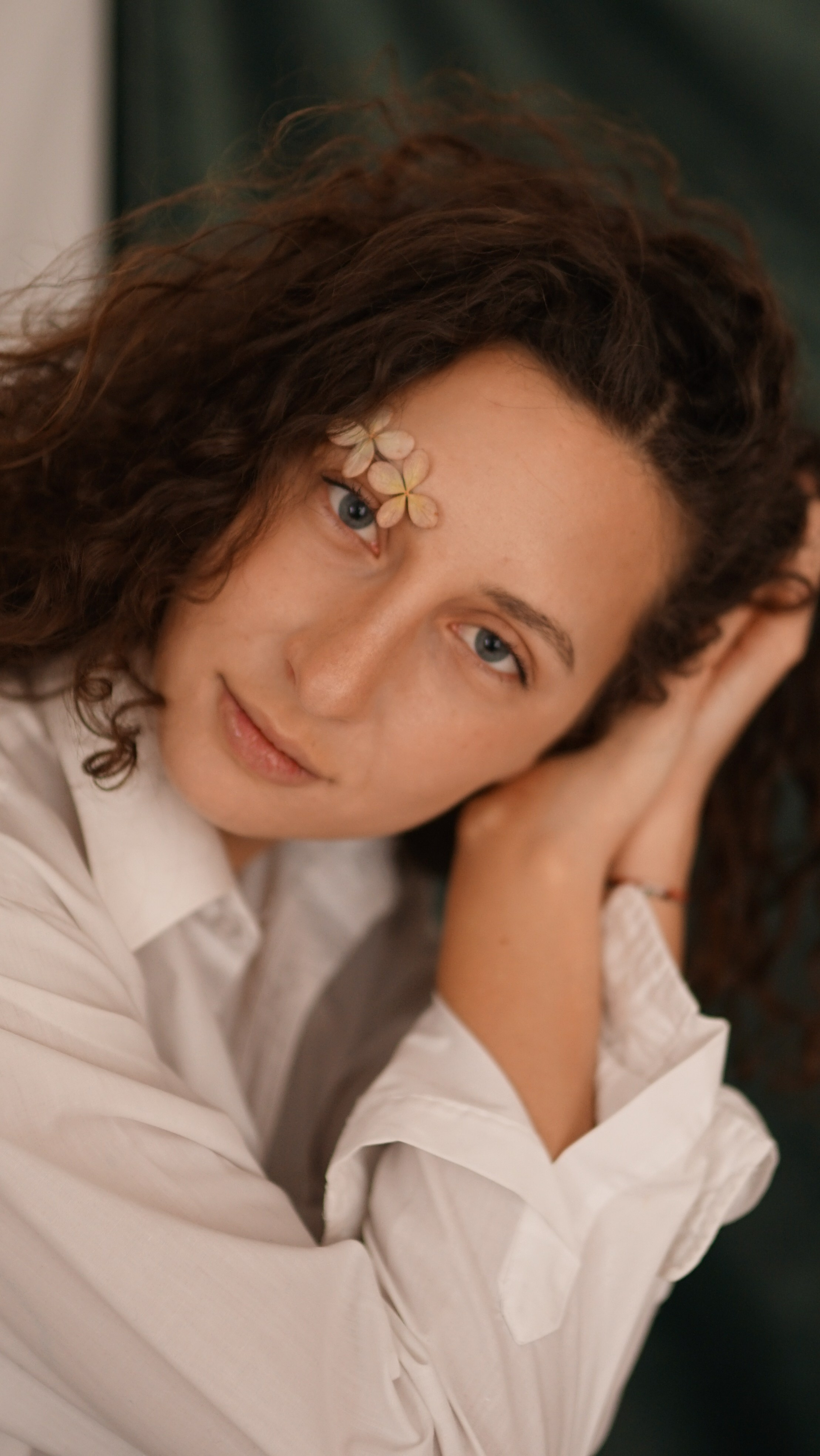 Fotografie de Portret Brașov | Artist Mădălina Beda. Madalina Beda- Artist vizual, fotograf, doula la nastere, consultant babywearing Brasov si in toata tara