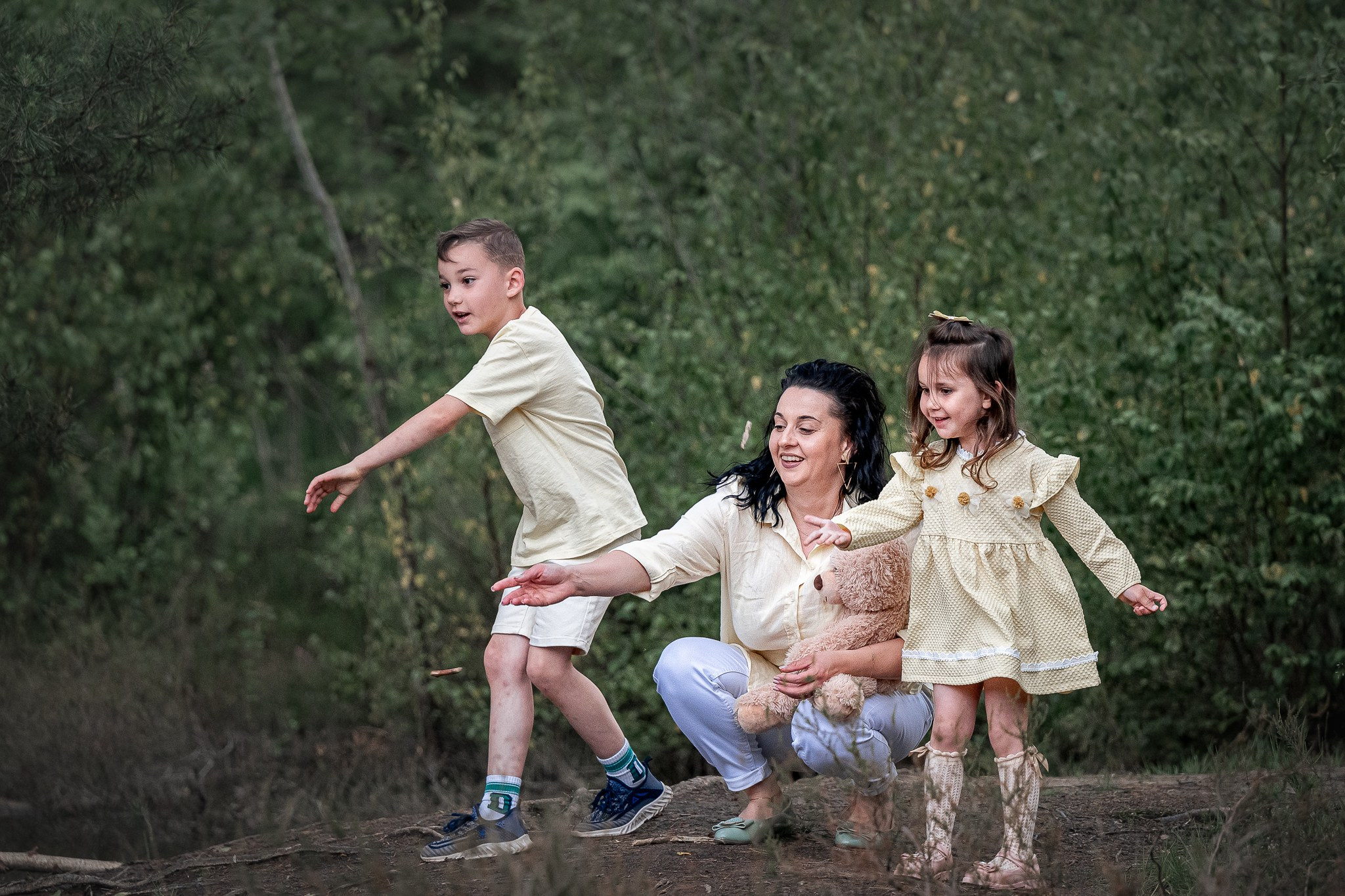 Motherhood Photography Belgium — Lucian Petric. Lucian Petric — Wedding & Baptism Photographer in Turnhout, Belgium