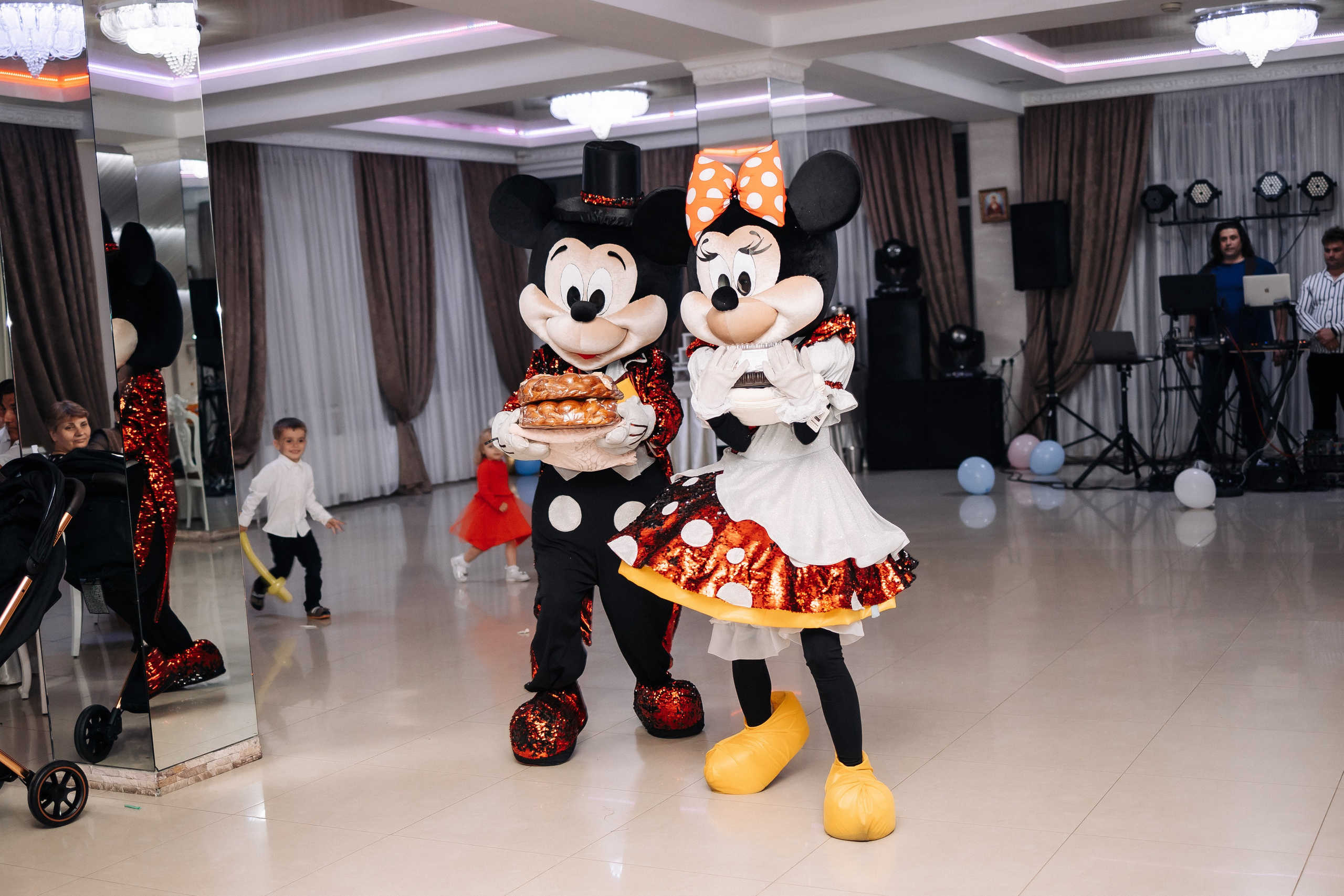 Marius & Amelia. Fotograful evenimentului tău