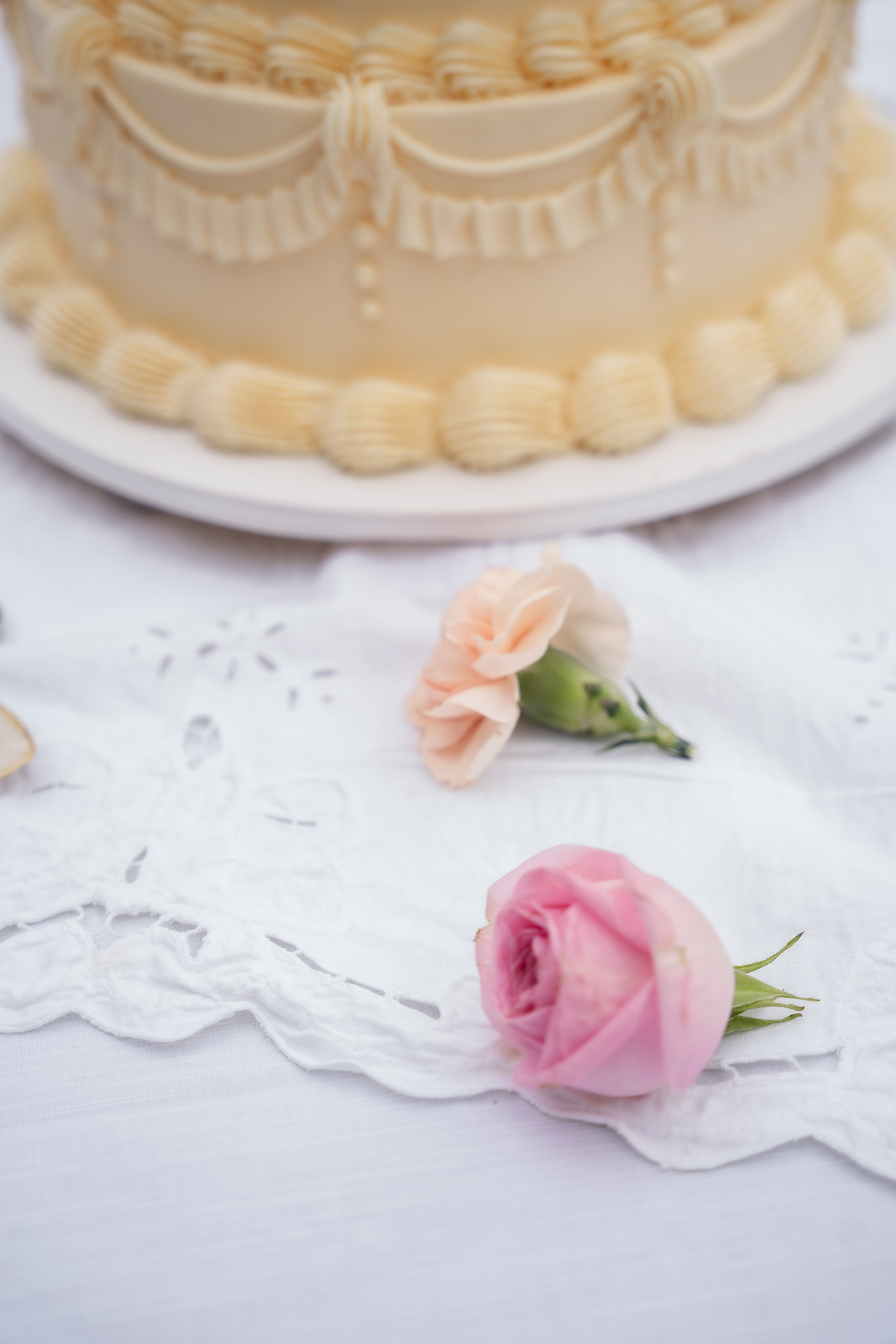Chateau elopement inspiration. Wedding photographer in Paris Oksana Shum