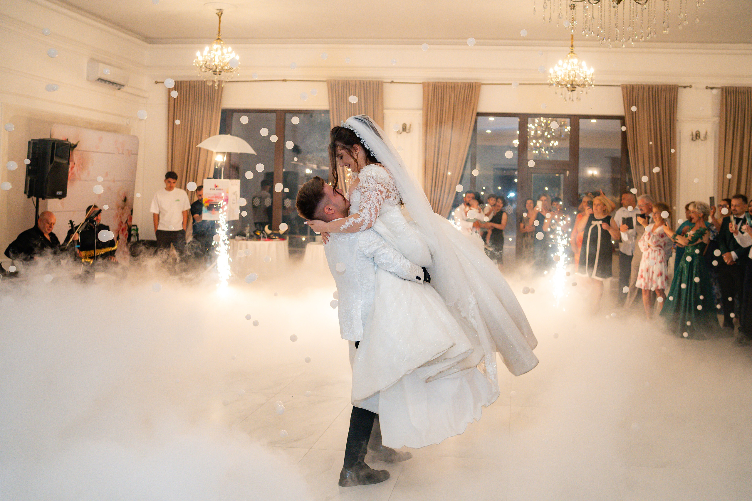 Nunta in mijloc de vara - Anne Marie & Cristian. Fotografi de nunta in Bucuresti, Iulia si Stefan Ovidiu