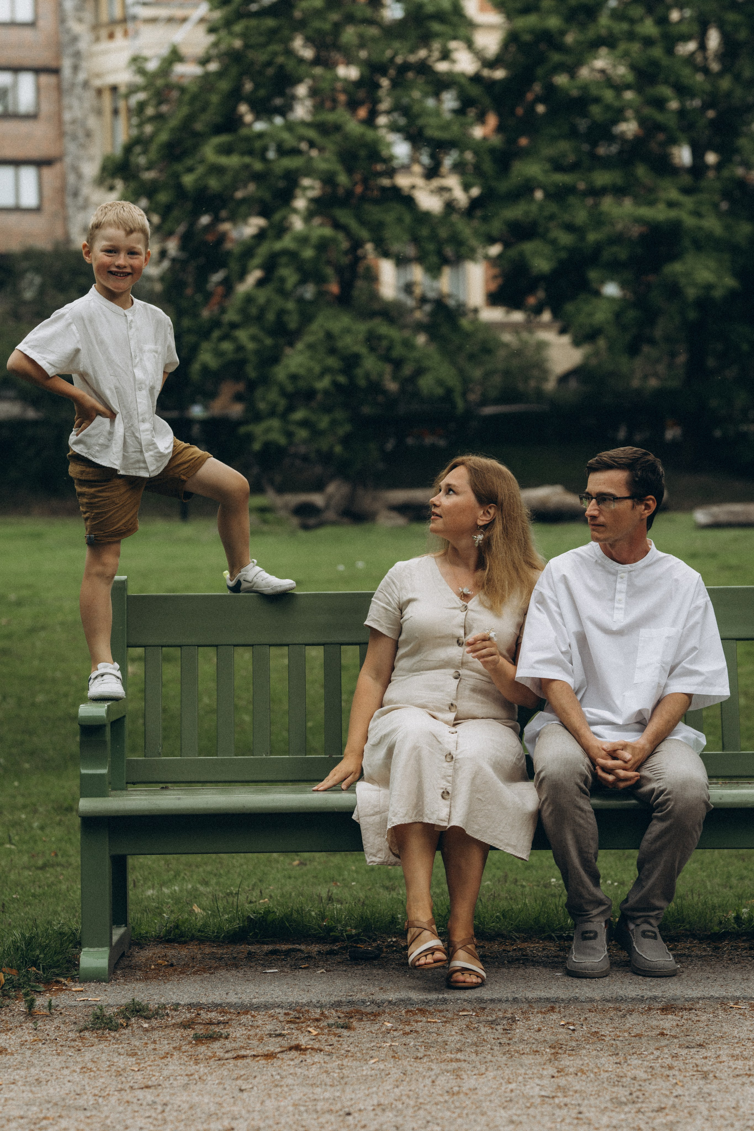 Kaivopuisto. Wedding and potrait photographer in Helsinki Vickan O