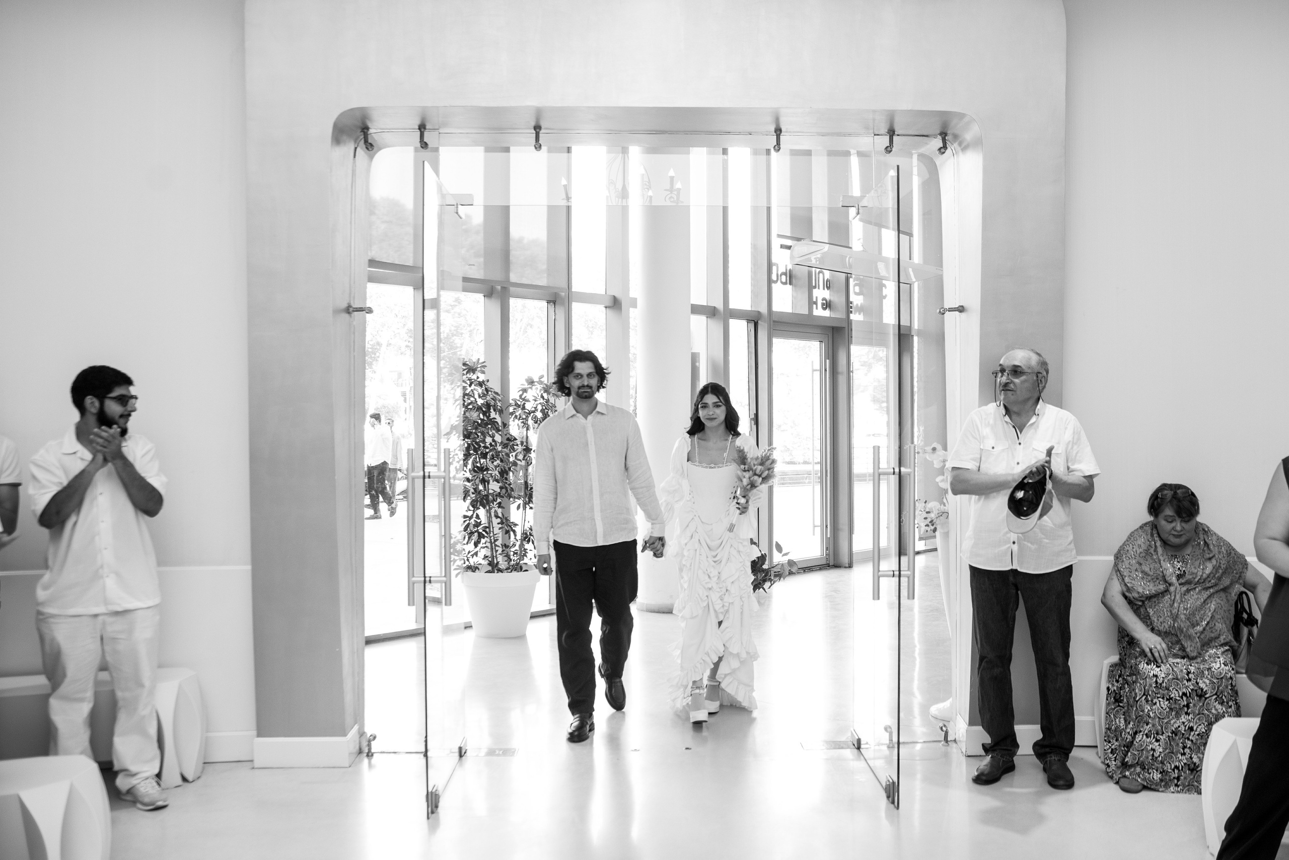 Свадебная пара из Грузии и Казахстана в Тбилиси. Свадебные фотографы в Грузии, Армении. Макс Коваленко и Лара Татосян. Свадебный видеограф