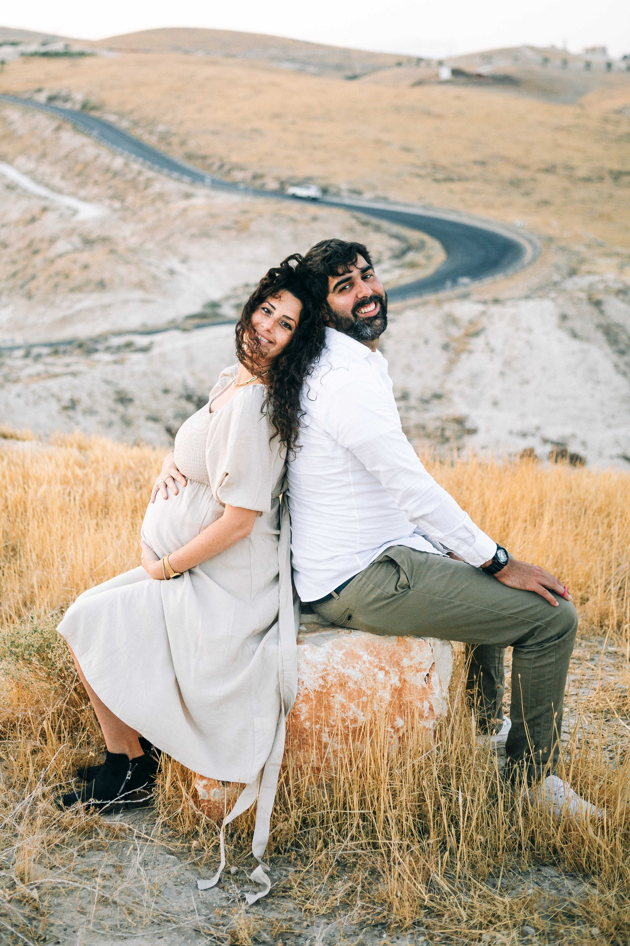 PREGNANT PHOTOSESSION IN THE DESERT. PHOTOGRAPHER IN ISRAEL