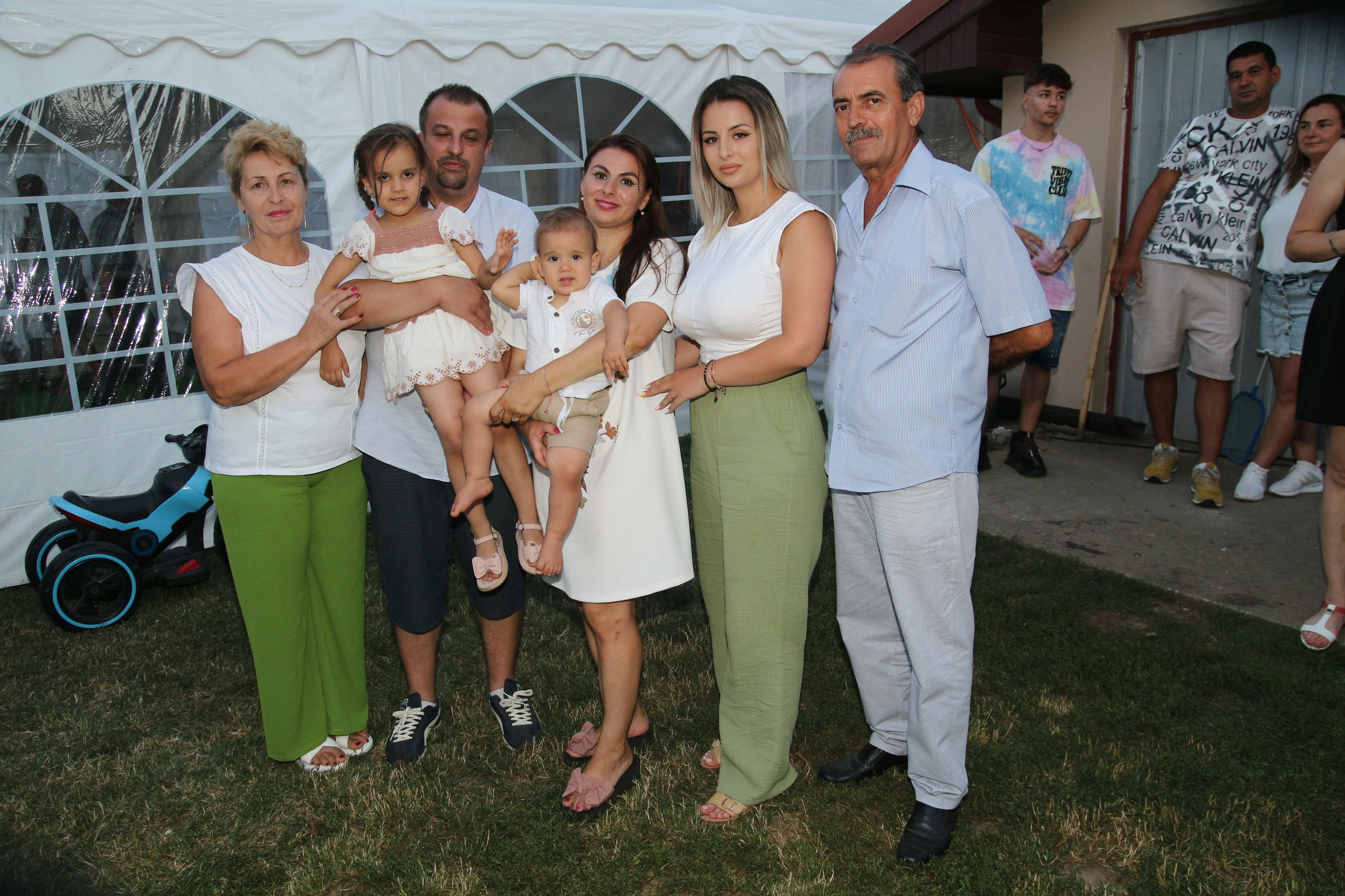 BYZO MEDIA. PETRU BYZO - family and children photographer in ROMANIA