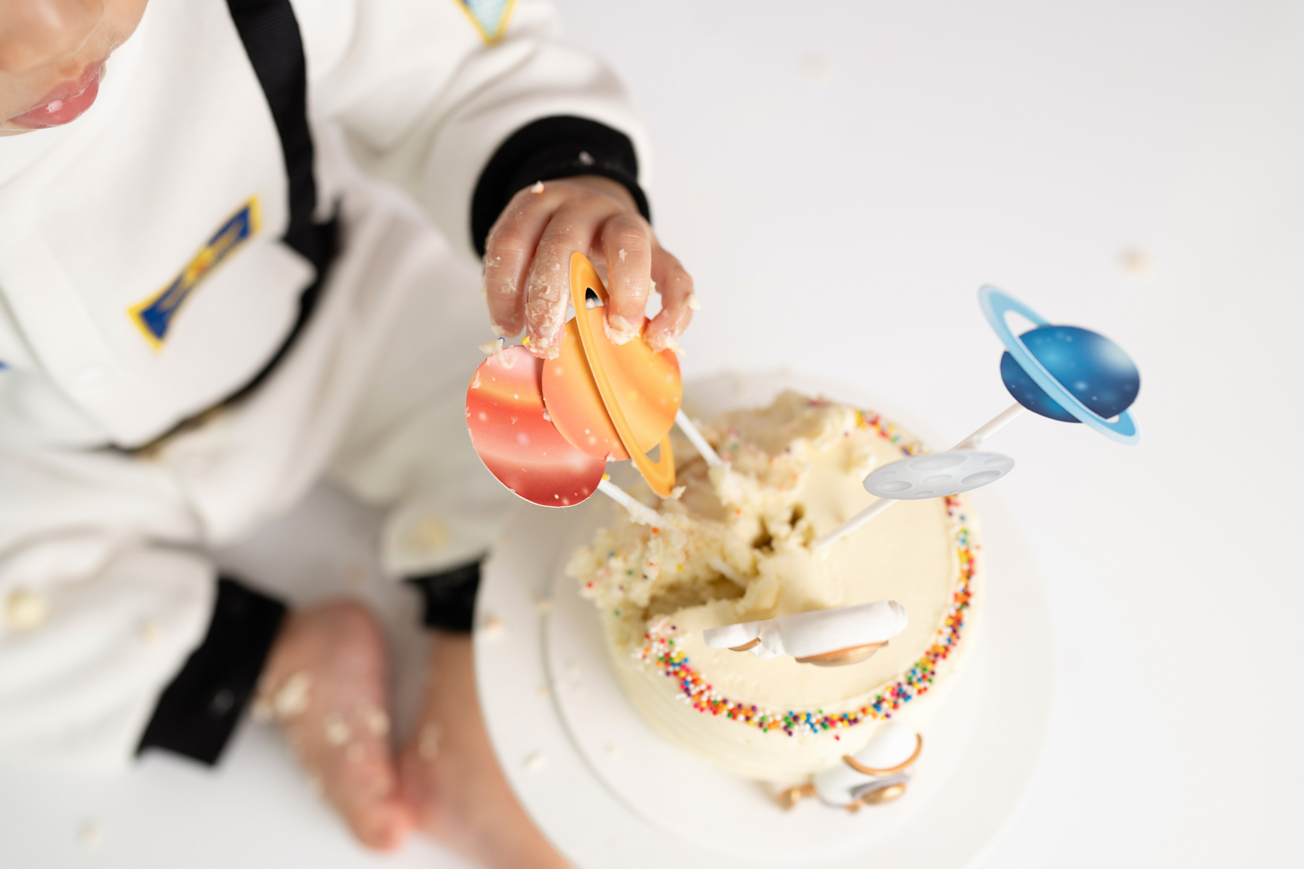 CAKE SMASH PHOTOGRAPHY. Newborn, Sitter and Cake Smash Photographer in Doha, Qatar