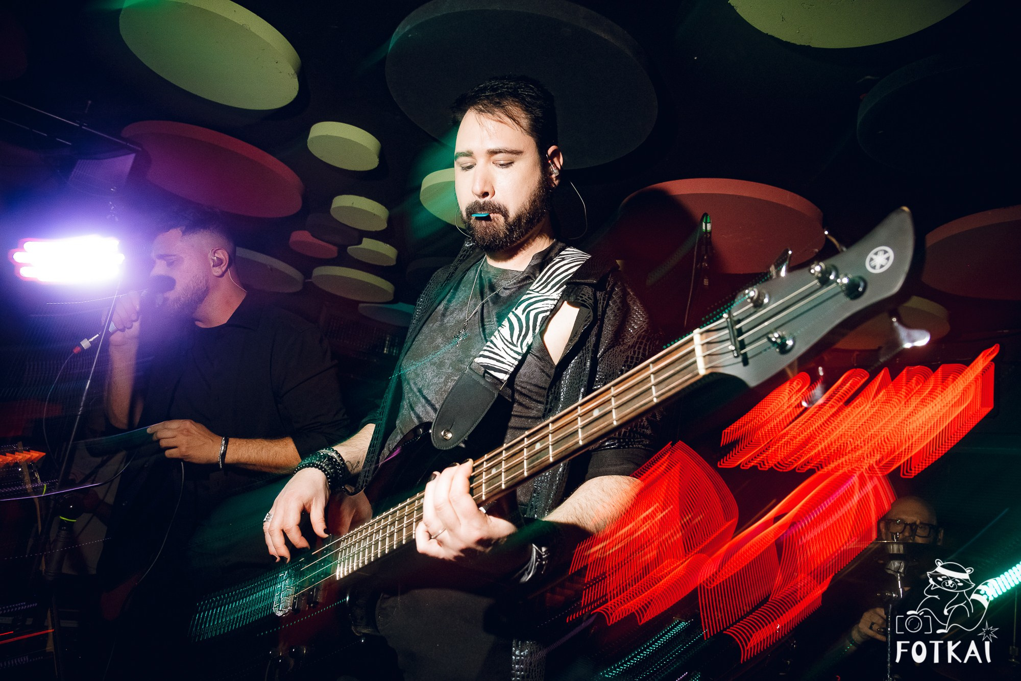 Концерт Delyrio в Confetti Playa Alicante — живое выступление группы, февраль 2026 | FOTKAI