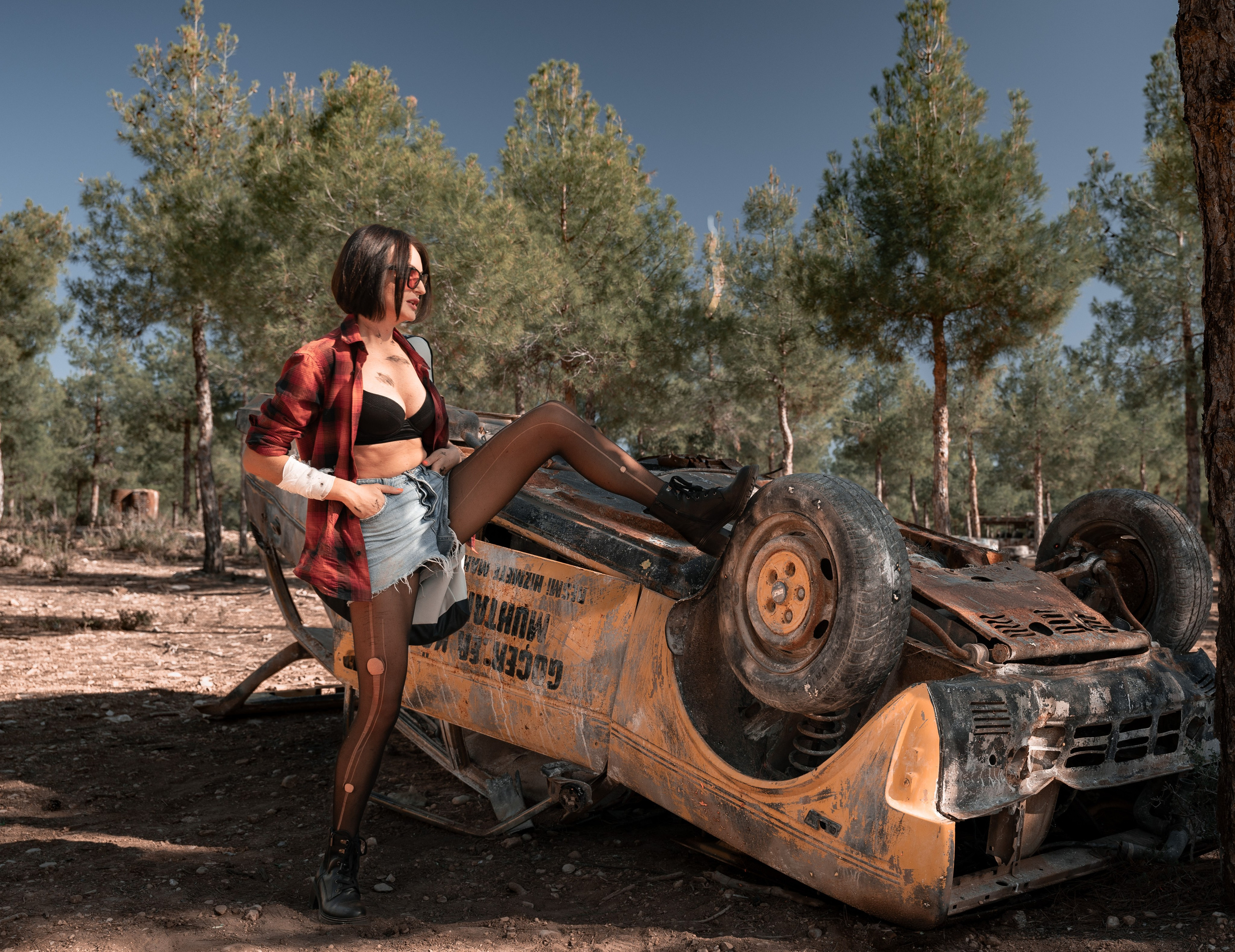 FALLOUT. UNRATED PHOTO