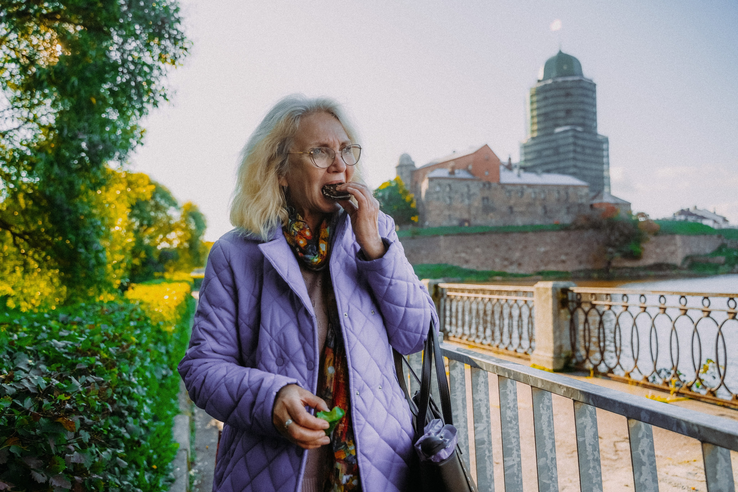 2023. Стрит-фотография, полная абсурда, идиотизма и красоты