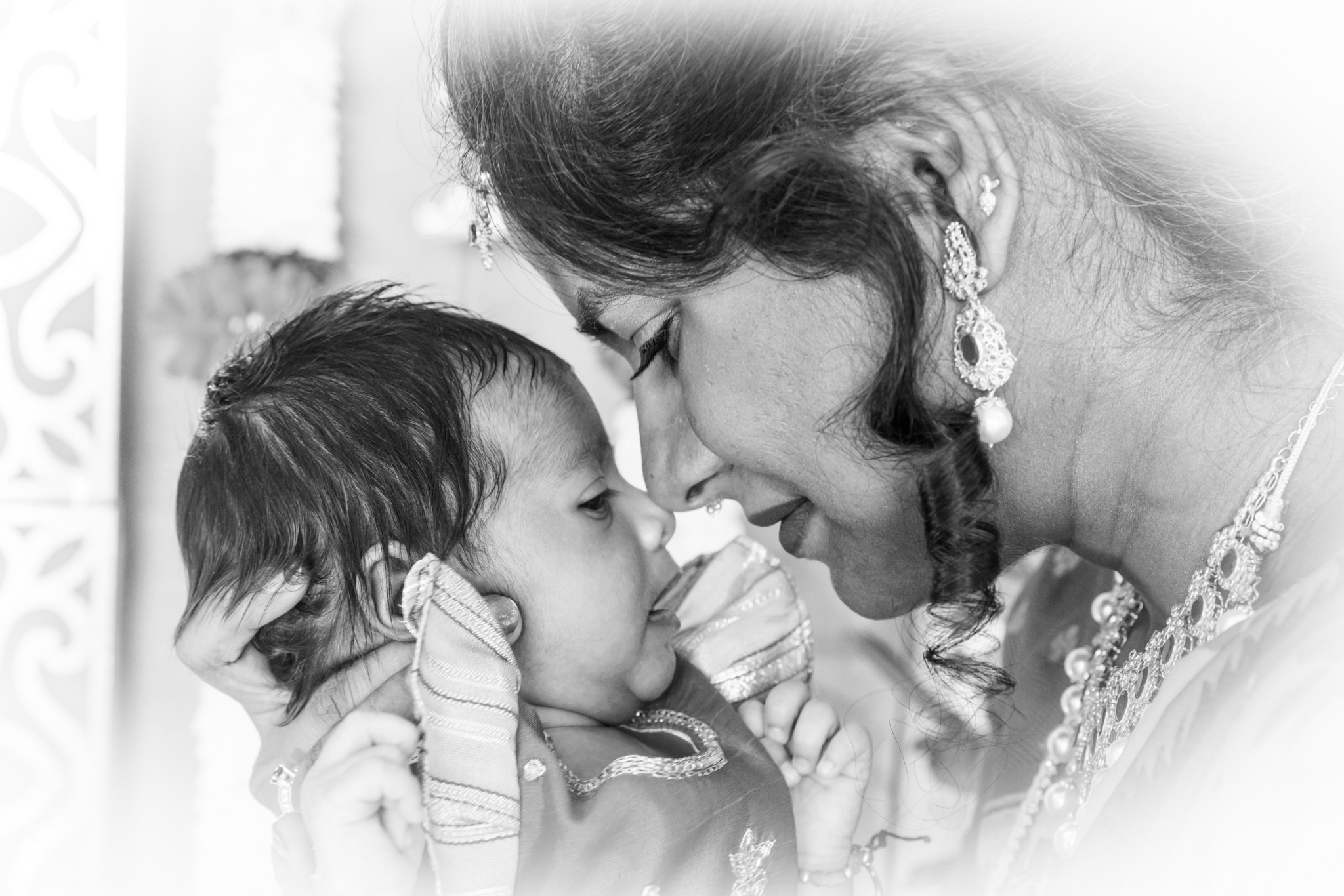 Myra’s 1st Birthday. MHCreative is family-oriented photographer based in SYDNEY