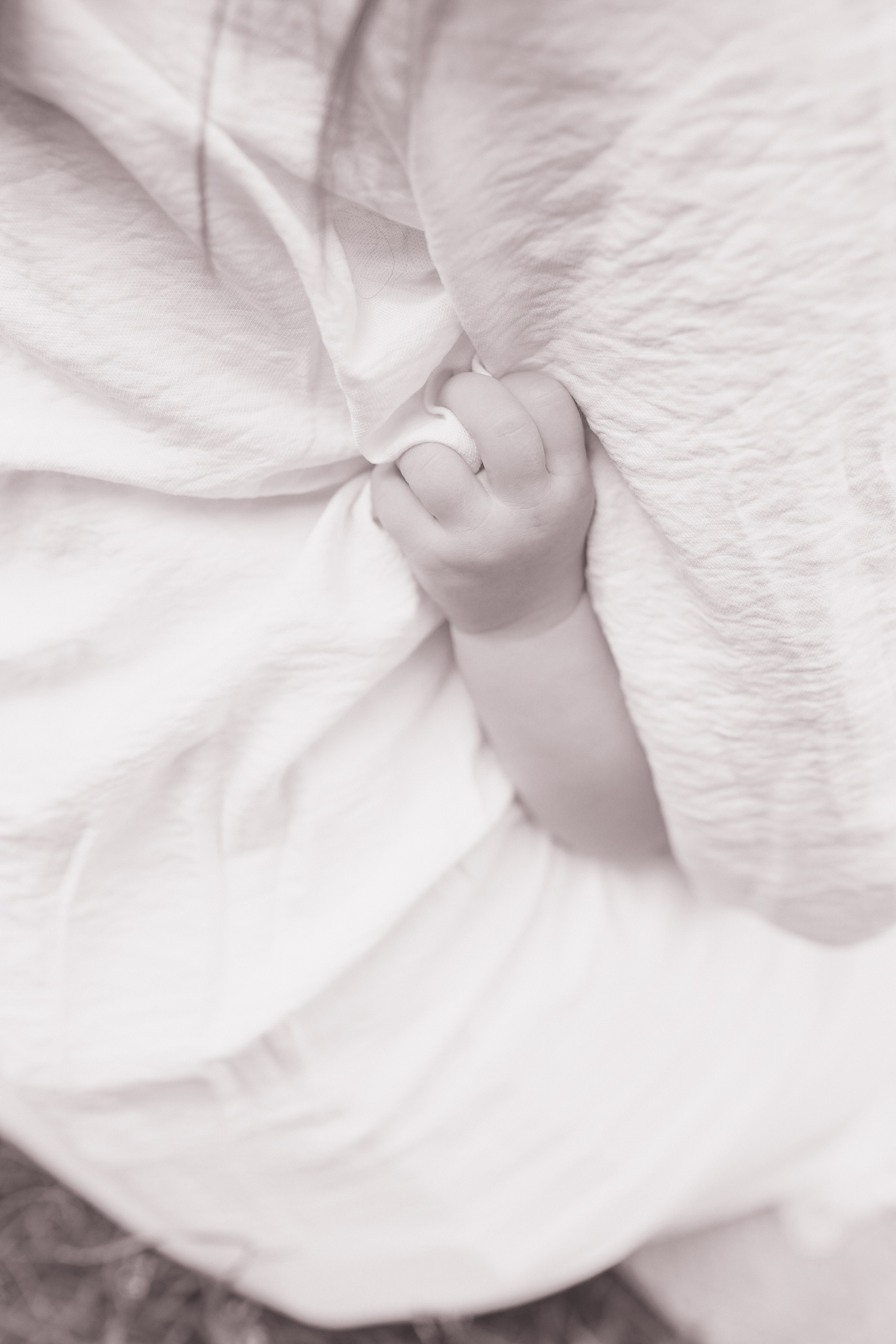 Mother Earth: Proiect de Fotografie Maternitate | Mădălina Beda. Madalina Beda- Artist vizual, fotograf, doula la nastere, consultant babywearing Brasov si in toata tara