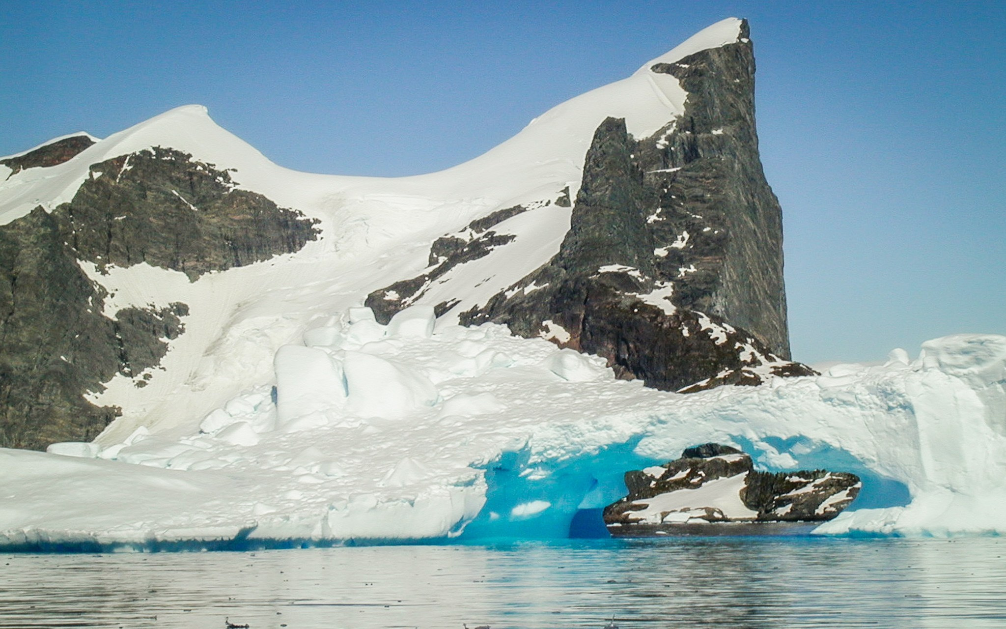 ANTARCTICA / 2004. Reportage concert portrait photography in the San Francisco Bay Area