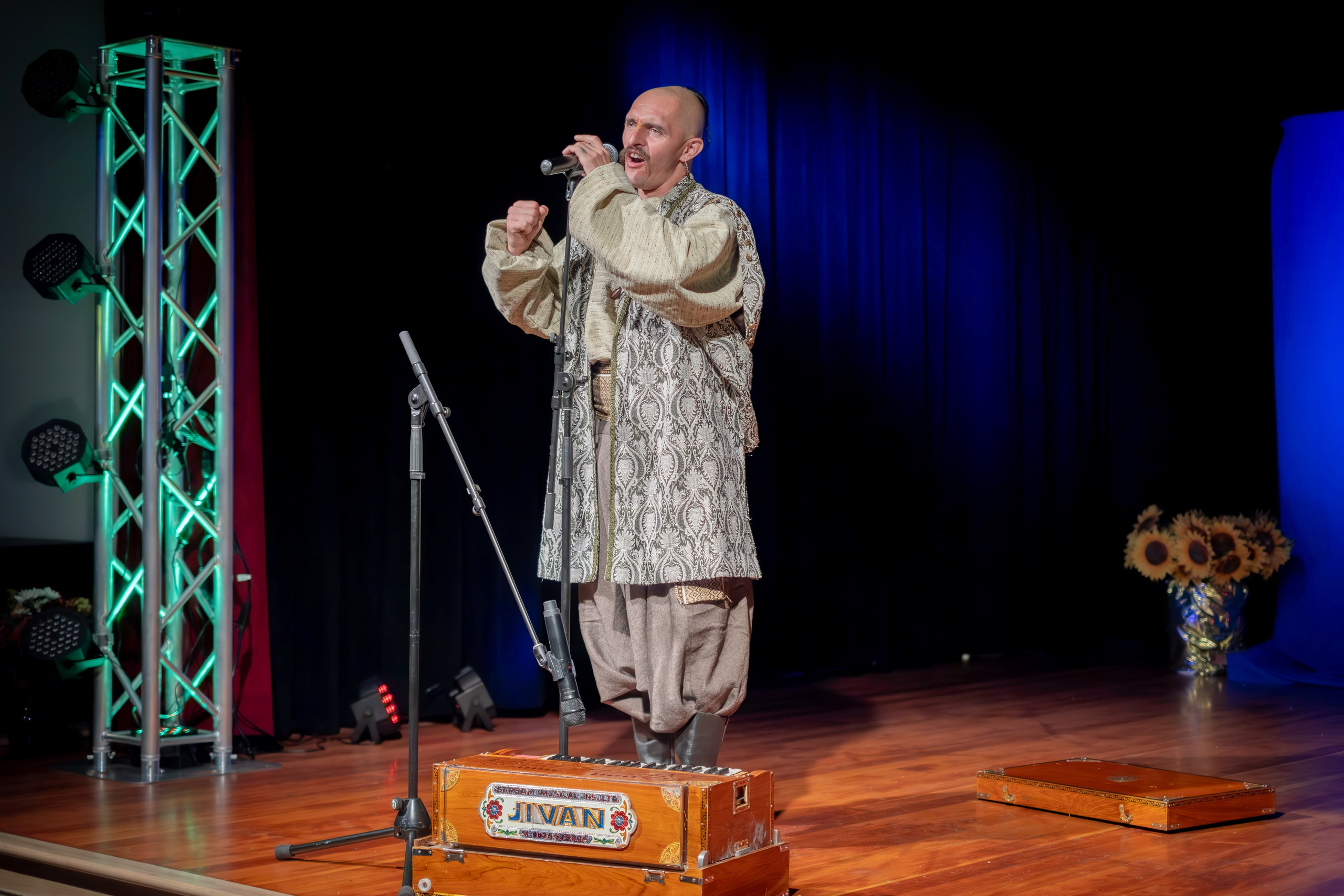 KOZAK SIROMAHA. Reportage concert portrait photography in the San Francisco Bay Area